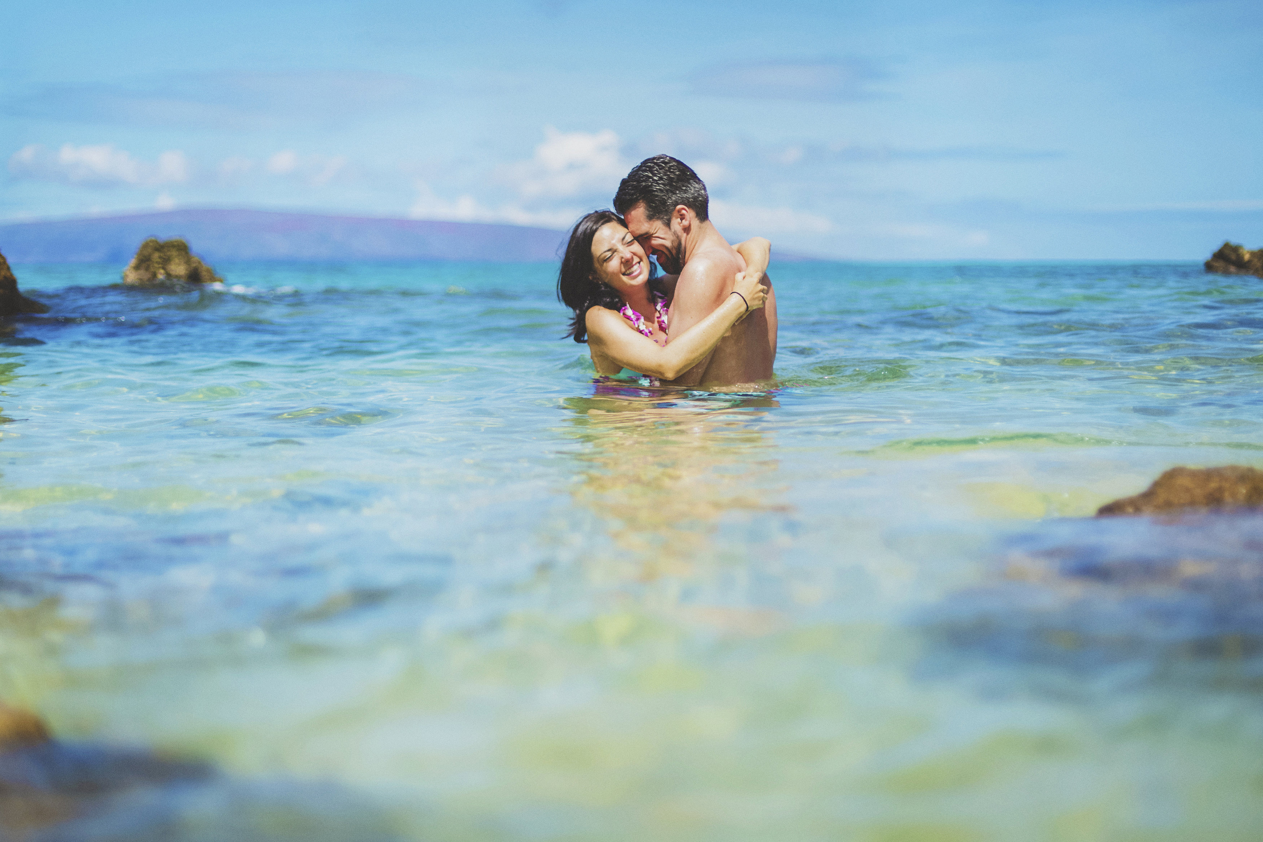 angie-diaz-photography-maui-beach-honeymoon-photographer-16.jpg