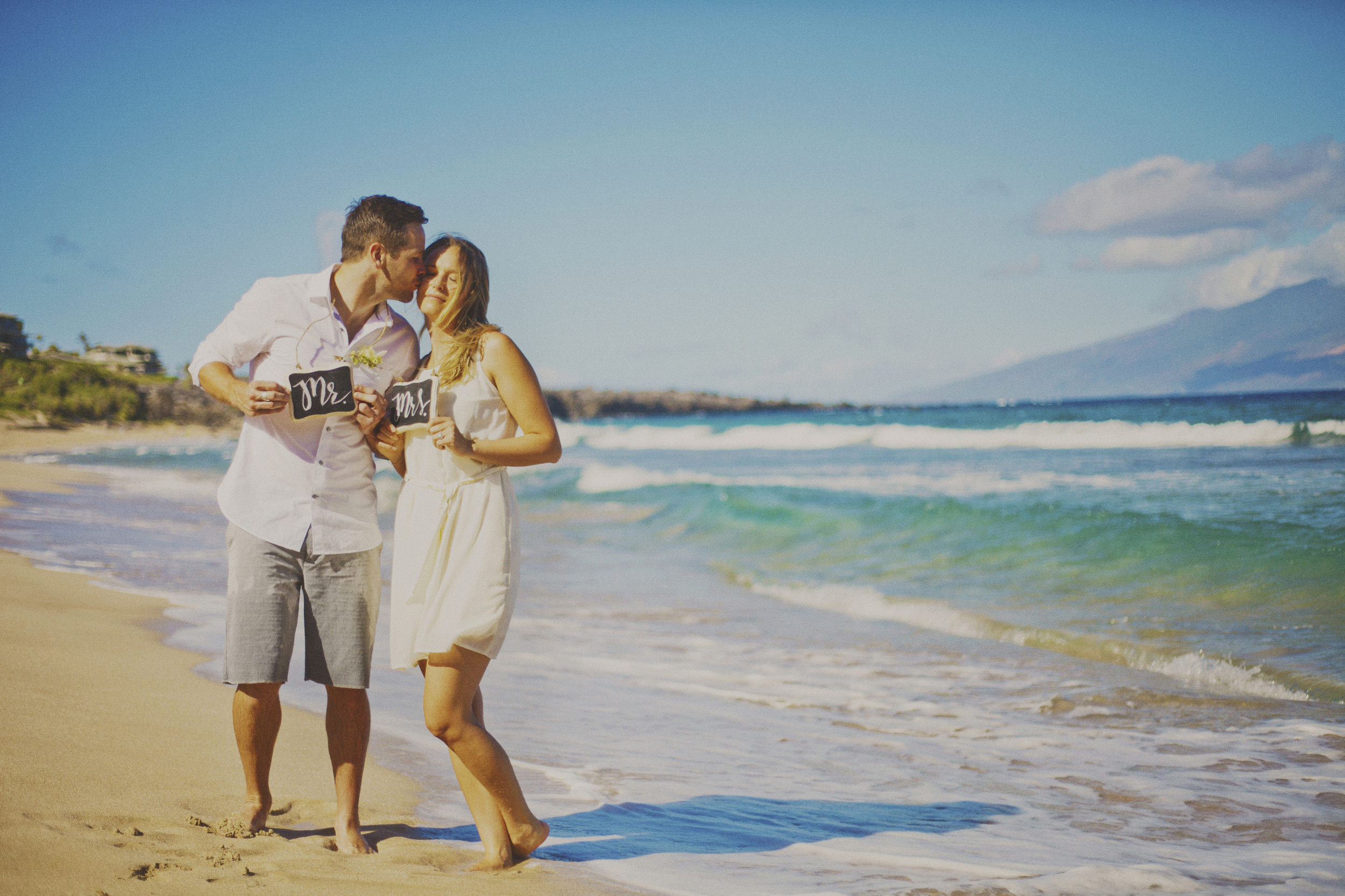 angie-diaz-photography-maui-elopement-oneloa-ironwoods-beach-1.jpg