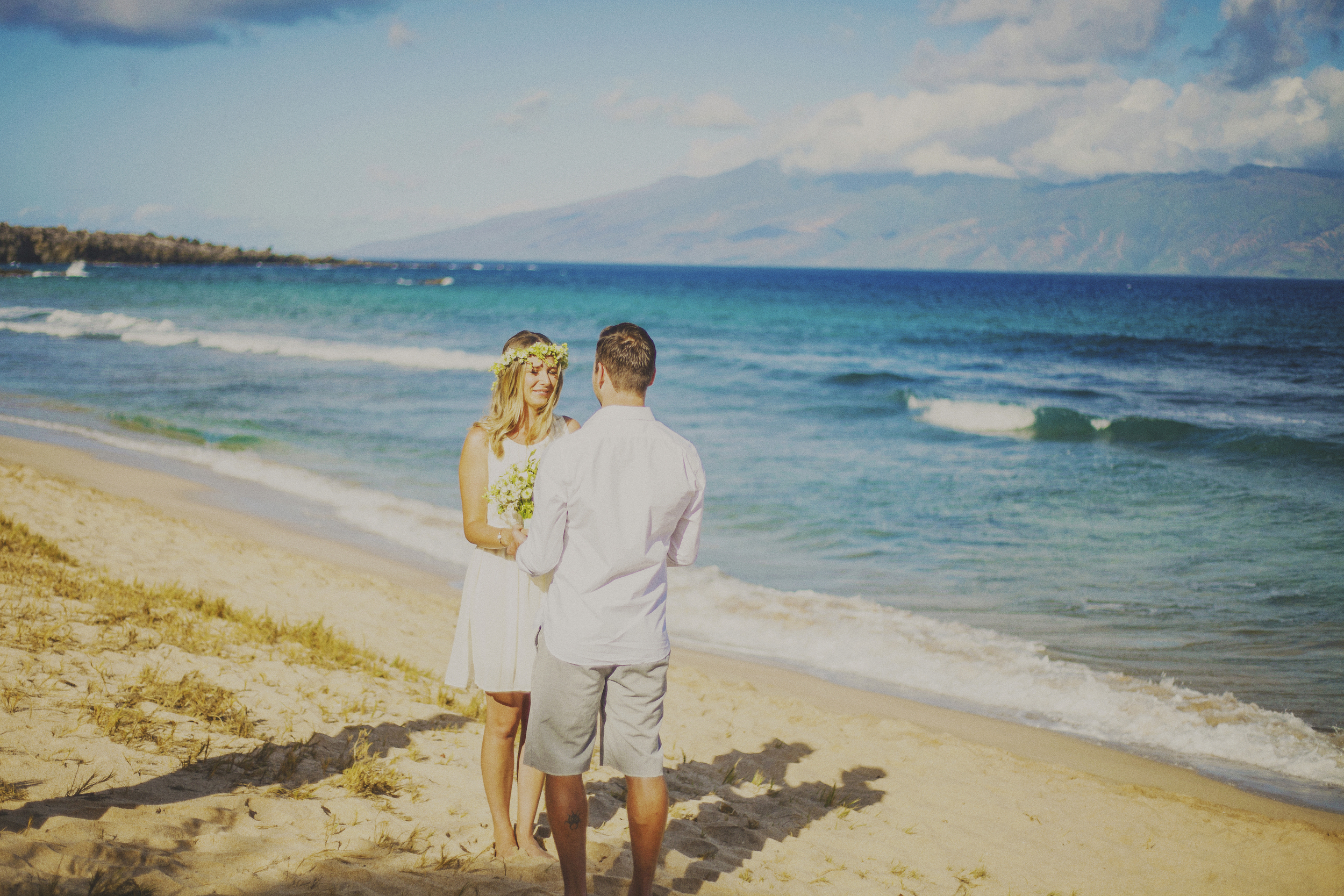 angie-diaz-photography-maui-elopement-oneloa-ironwoods-beach-3.jpg