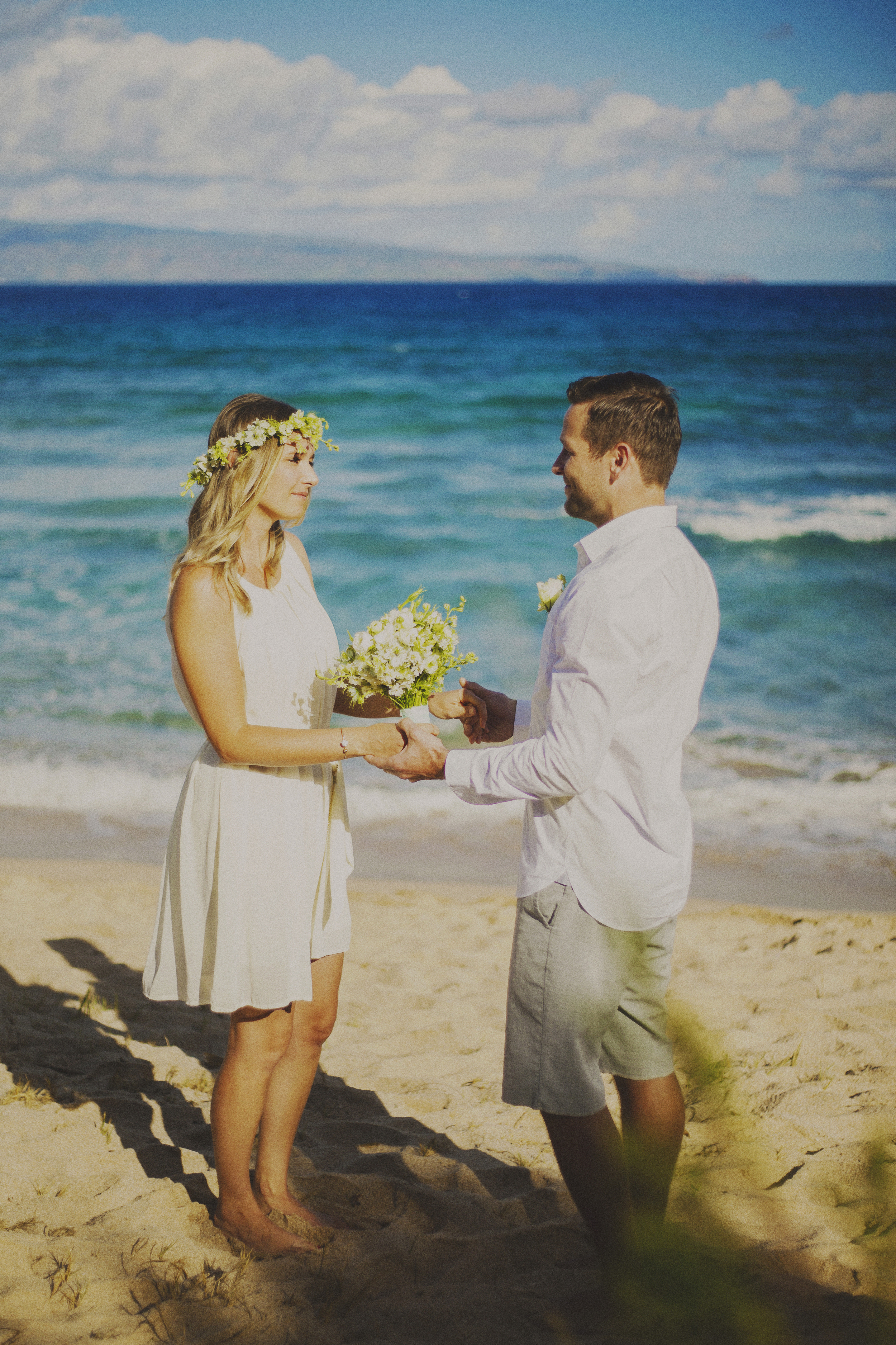 angie-diaz-photography-maui-elopement-oneloa-ironwoods-beach-6.jpg