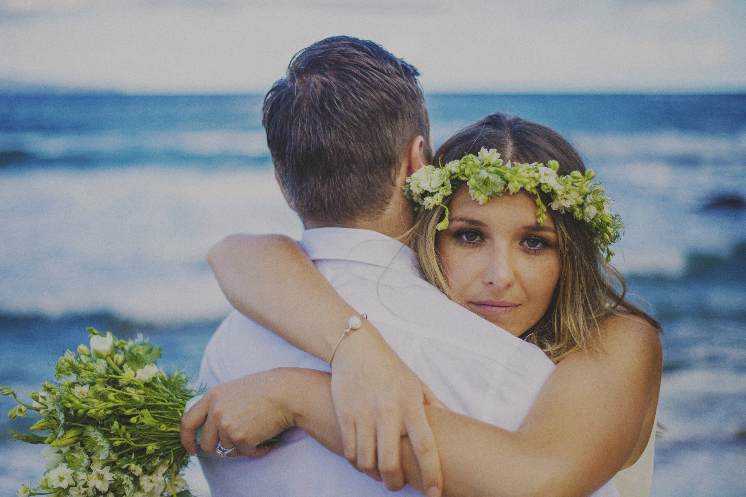 angie-diaz-photography-maui-elopement-oneloa-ironwoods-beach-17.jpg