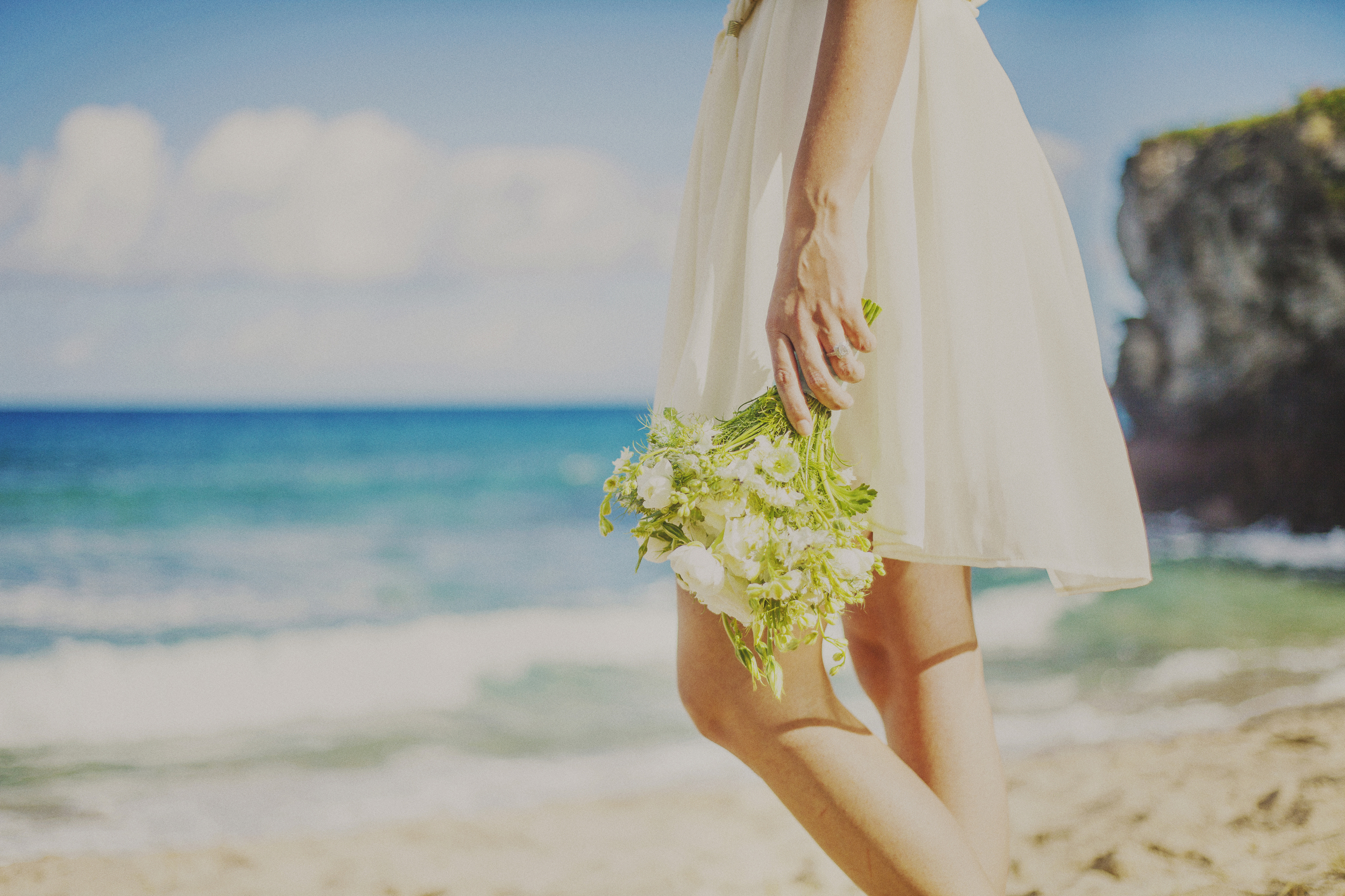 angie-diaz-photography-maui-elopement-oneloa-ironwoods-beach-27.jpg