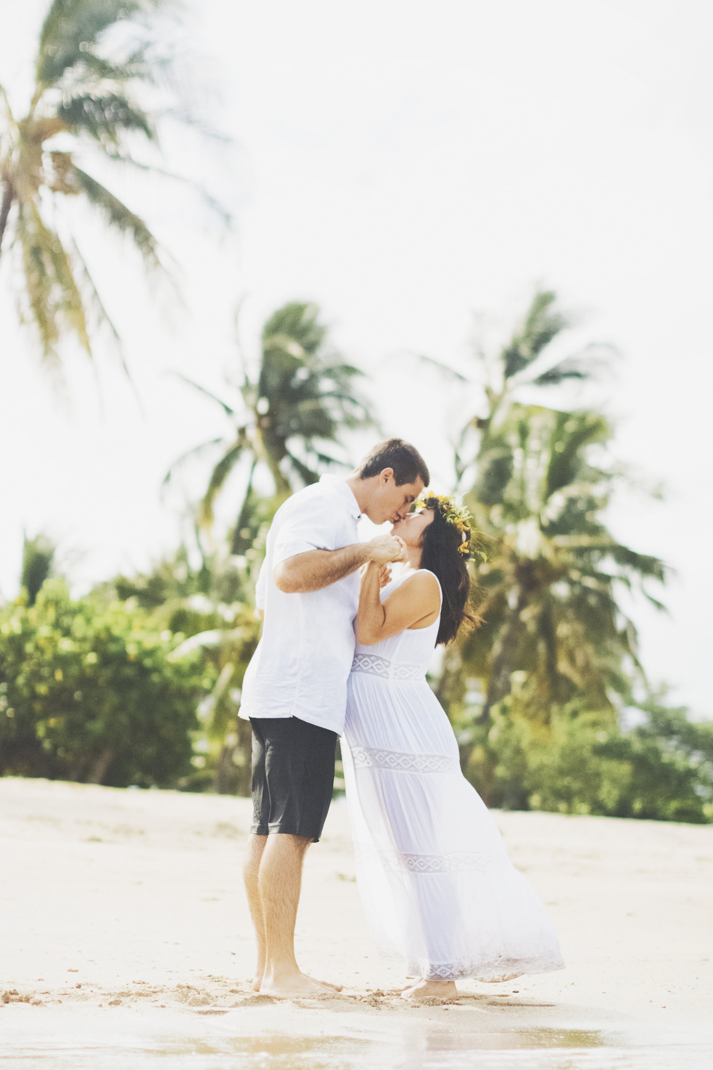 angie-diaz-photography-maui-maternity-lahaina-baby-beach-11.jpg