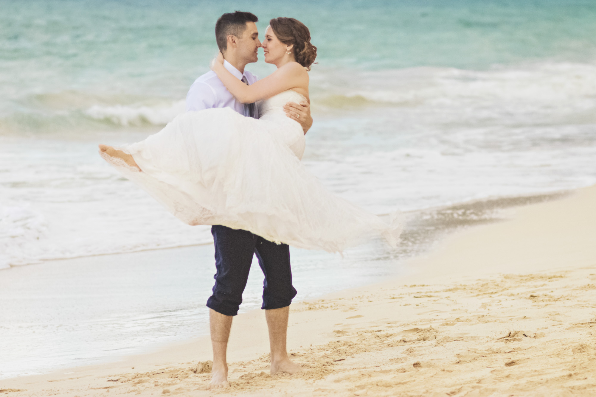 Hawaii destination beach Wedding Photographer_35.jpg