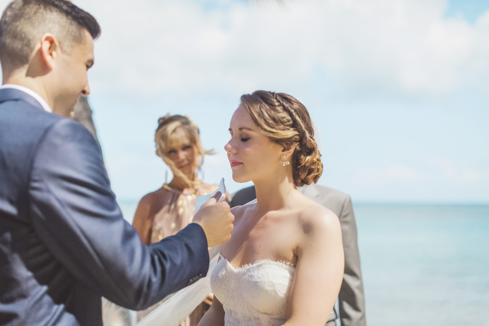 Hawaii destination beach Wedding Photographer_139.jpg
