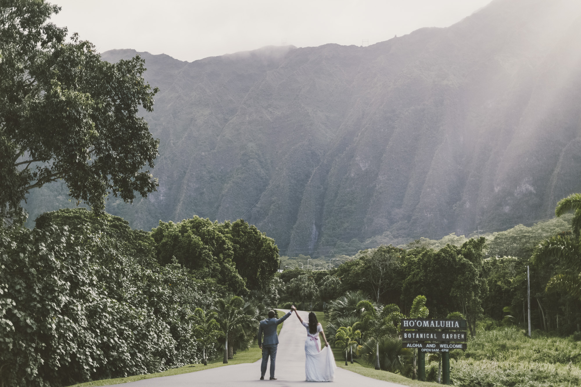 Hawaii destination beach Wedding Photographer_172.jpg