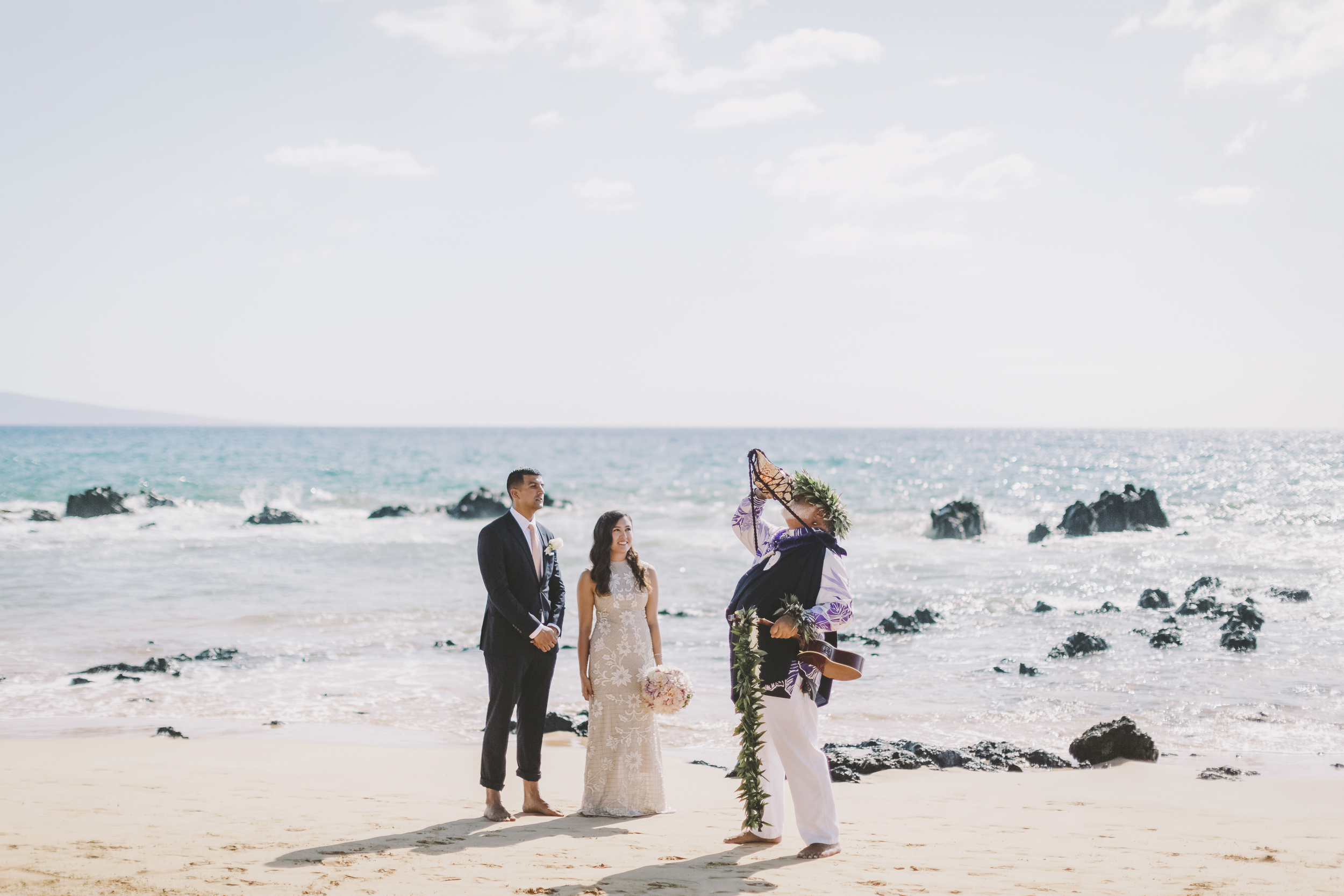 angie-diaz-photography-mokapu-beach-maui-elopement-21.jpg