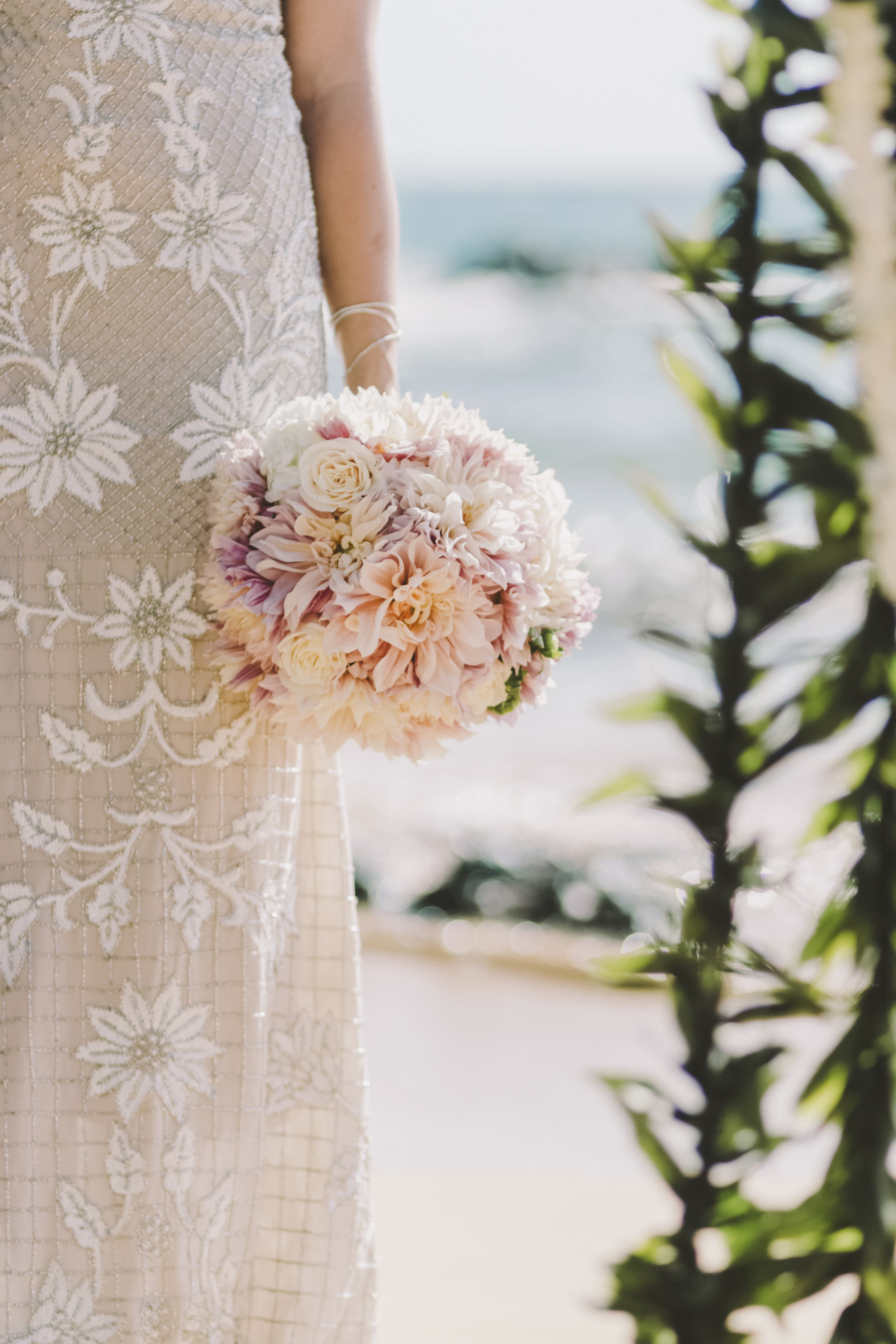 angie-diaz-photography-mokapu-beach-maui-elopement-24.jpg