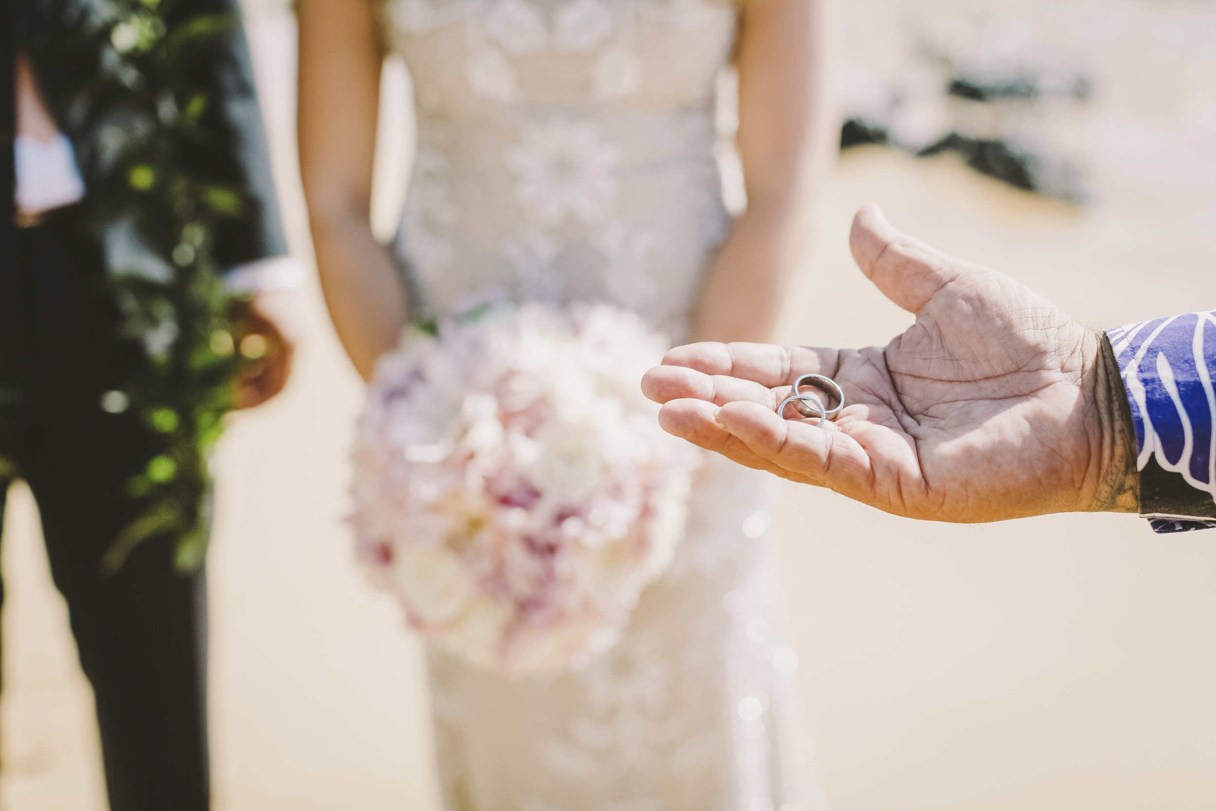 angie-diaz-photography-mokapu-beach-maui-elopement-28.jpg