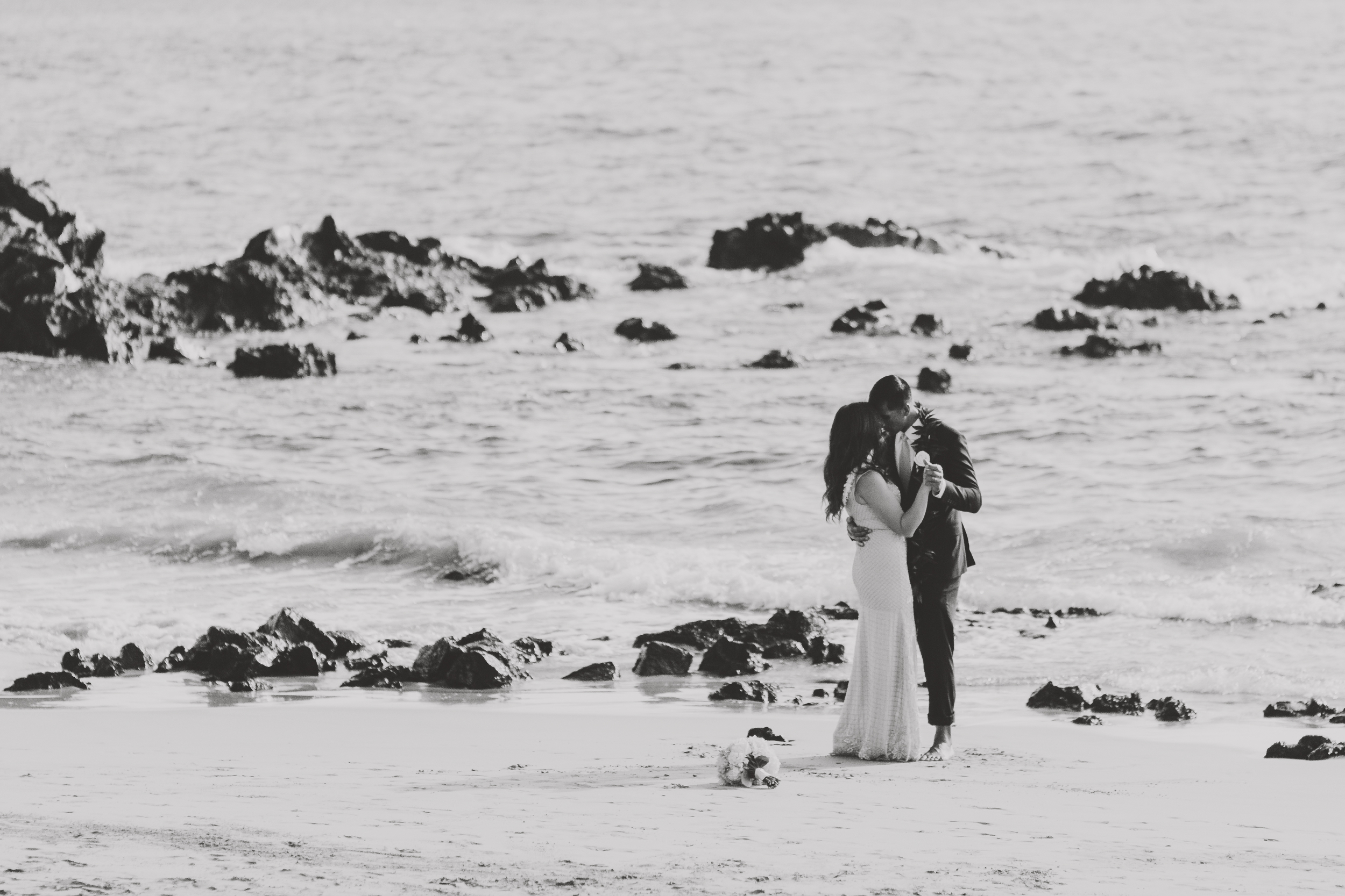 angie-diaz-photography-mokapu-beach-maui-elopement-46.jpg