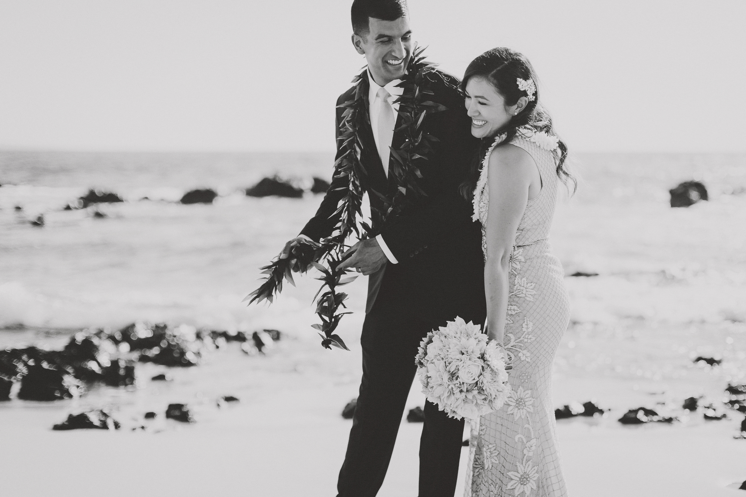 angie-diaz-photography-mokapu-beach-maui-elopement-49.jpg