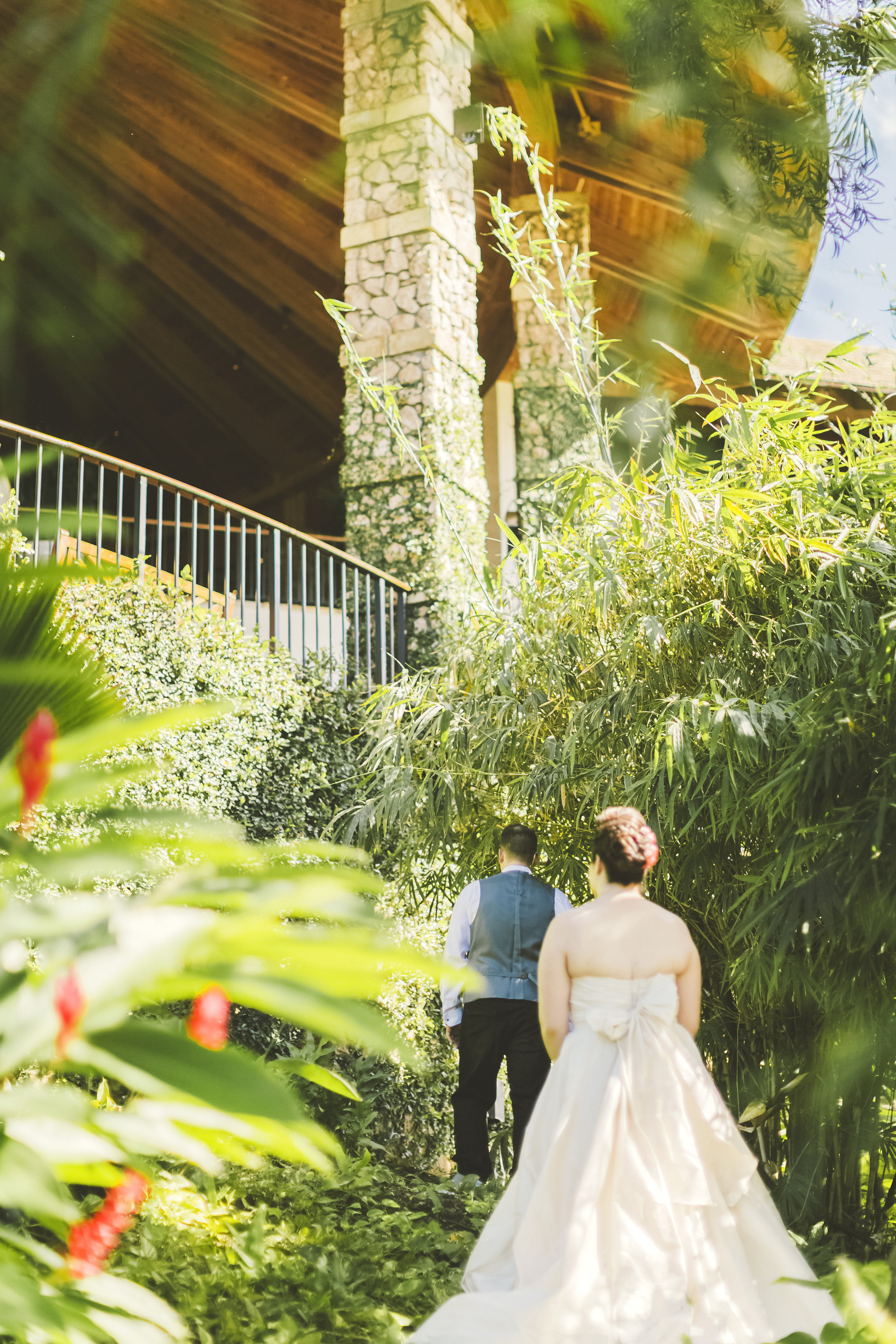 angie-diaz-photography-maui-elopement-20.jpg