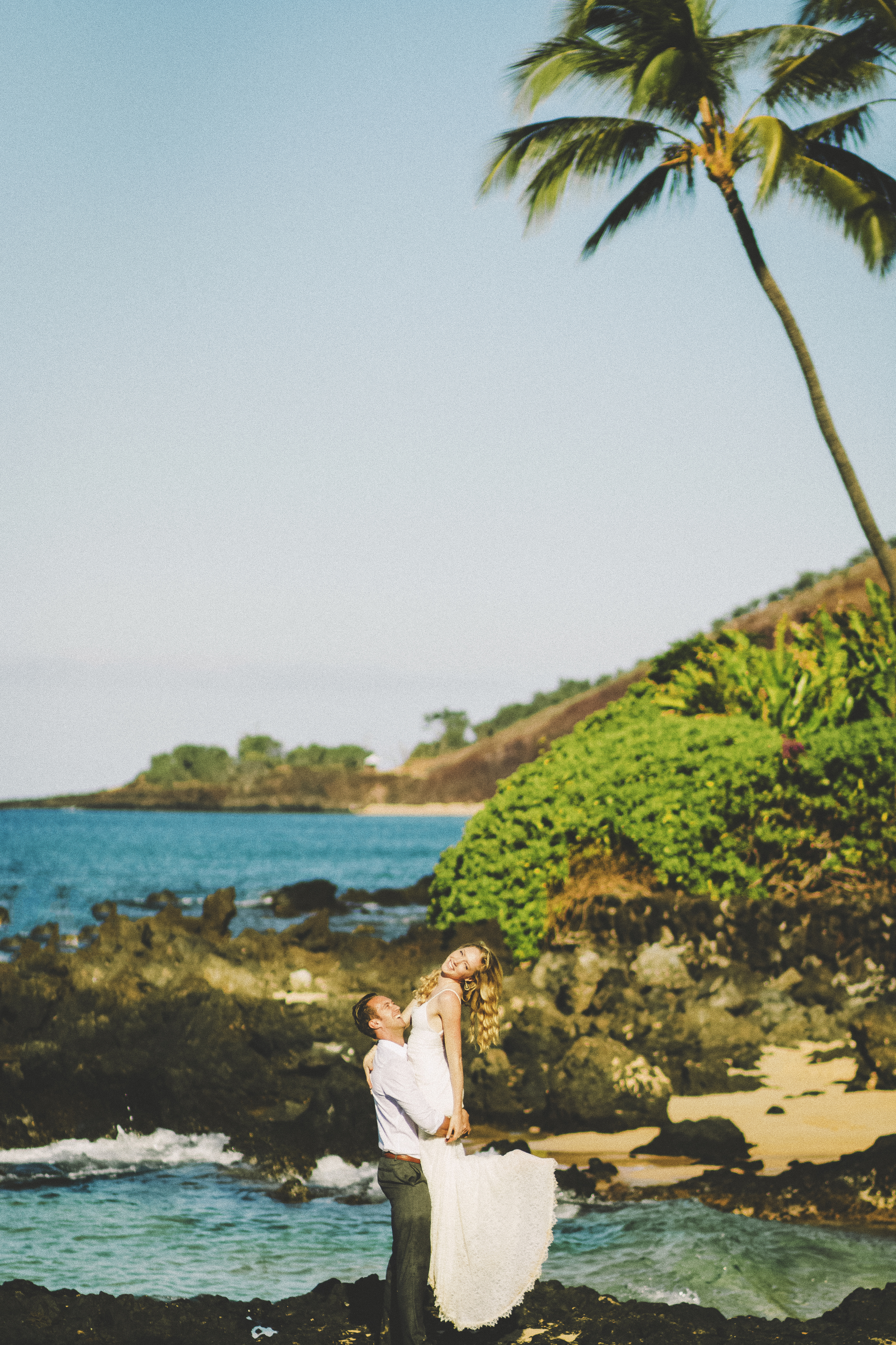 angie-diaz-photography-maui-trash-the-dress-26.jpg