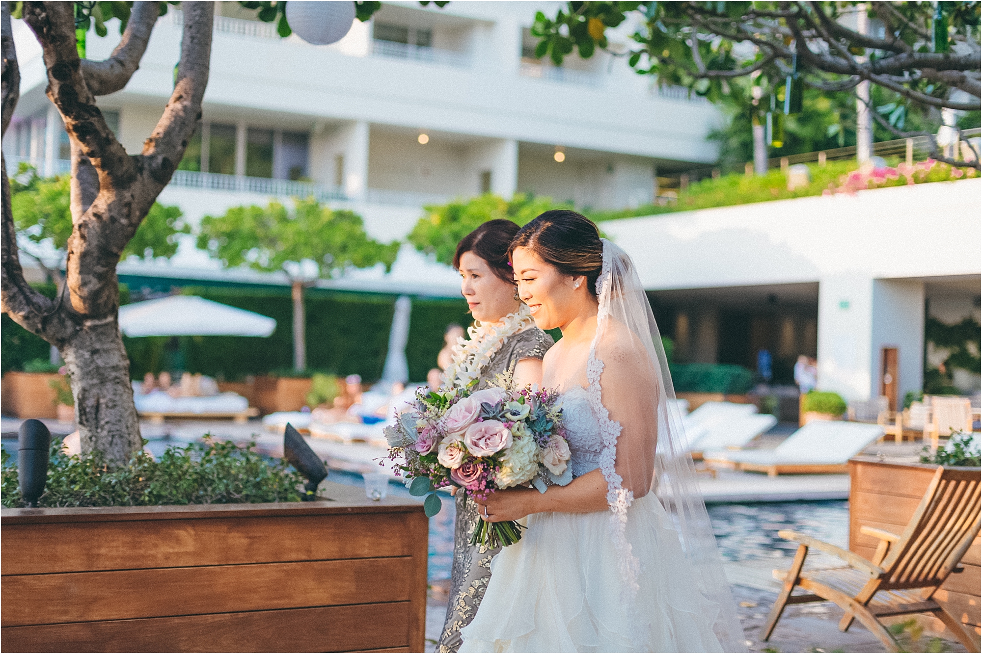 angie-diaz-photography-modern-honolulu-oahu-destination-wedding_0071.jpg