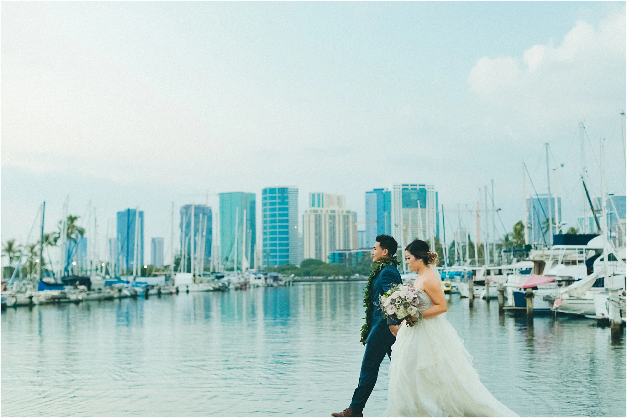 angie-diaz-photography-modern-honolulu-oahu-destination-wedding_0088.jpg