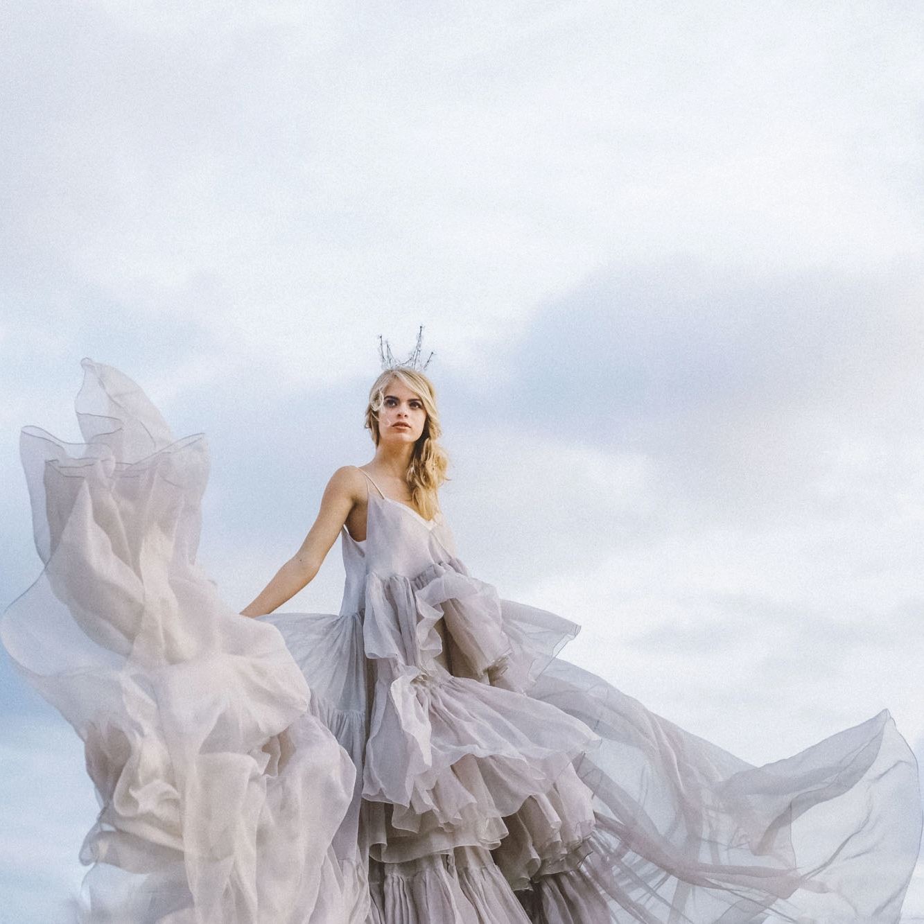 Stunning romantic flowy carol hanna wedding bridal gown oahu donny zavala workshop