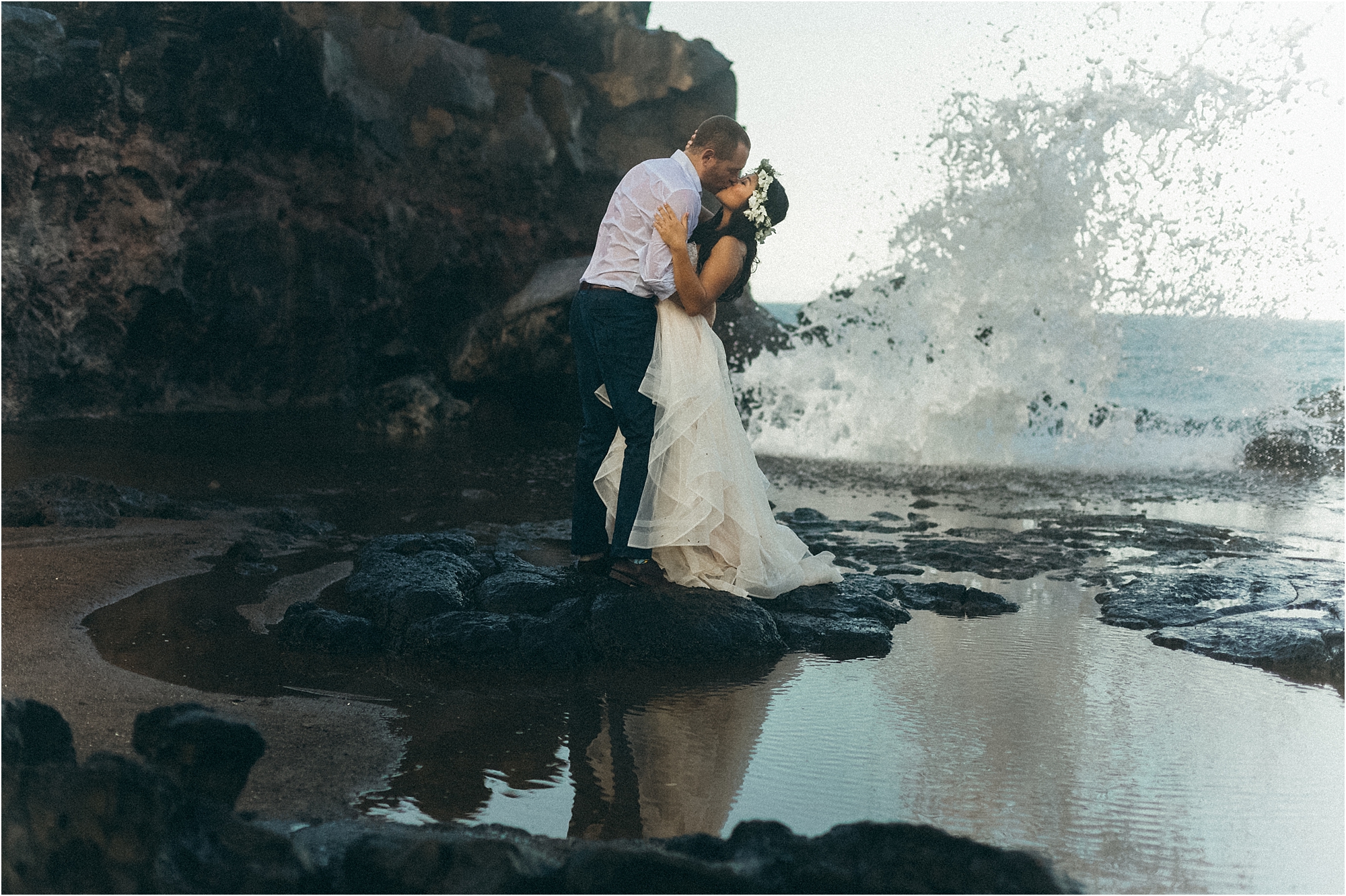 angie-diaz-photography-maui-wedding-nakalele-blowhole_0026.jpg