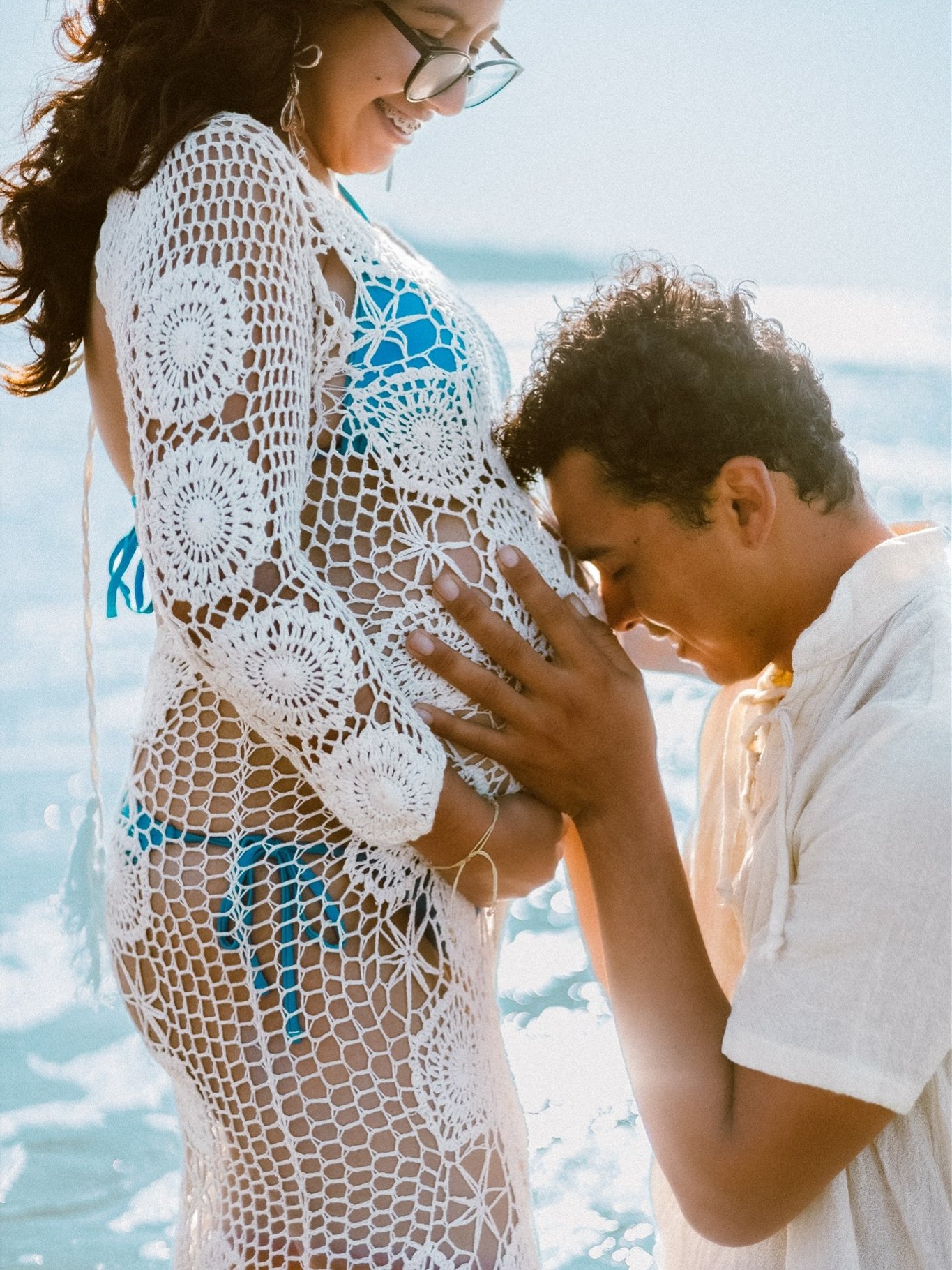 Entre Caricias y silencios,
creamos recuerdos para toda la vida 🤍✨
Crear vida es un acto de amor profundo.
Fotografiarlo, un ritual de memoria ✨
No es una sesi&oacute;n.
Es una experiencia &iacute;ntima, consciente y eterna 🌊
As&iacute; se vive la 