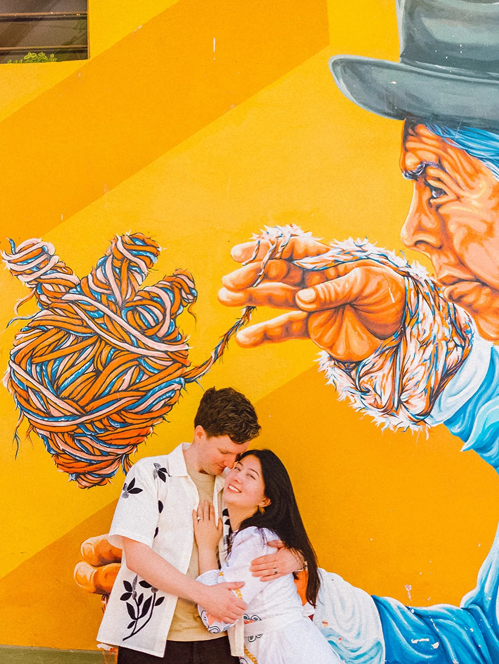 Paul &amp; Val came to Cusco for their friends&rsquo; wedding&hellip; and somehow ended up having a little love story of their own all over the city. 🥹🇵🇪✨
This is exactly what I love about my Cusco photo experiences: it&rsquo;s never just a photos