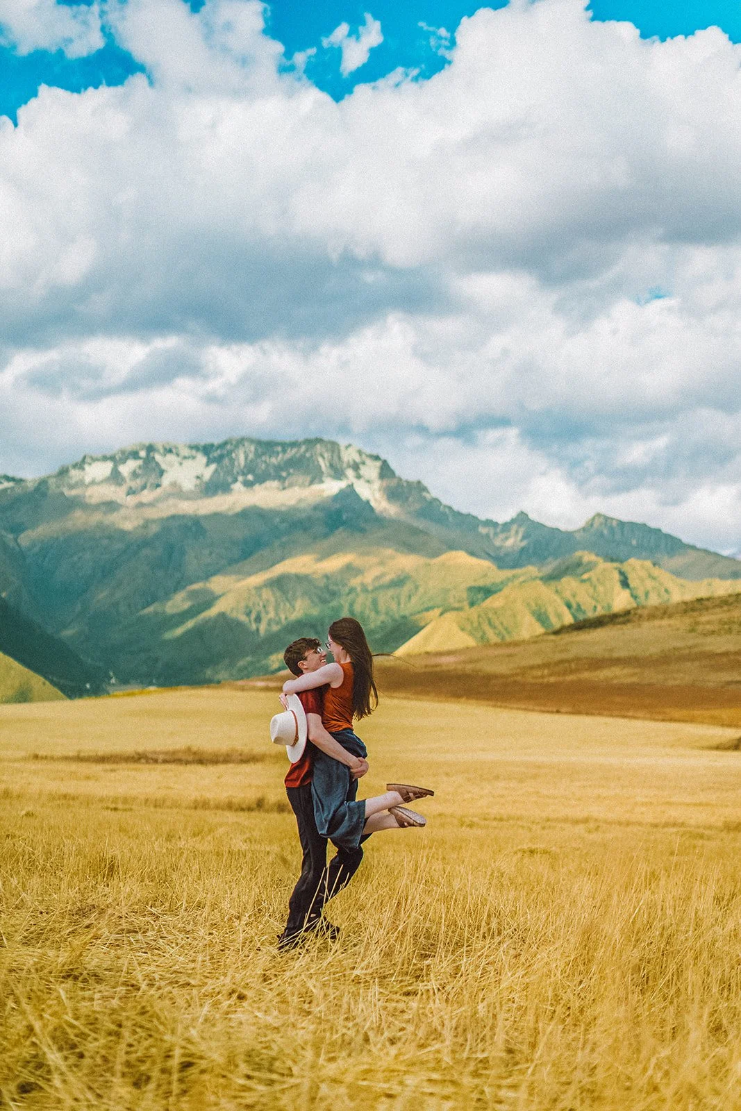 Cusco Engagement Session _ Angie Diaz Photography-3518.jpg