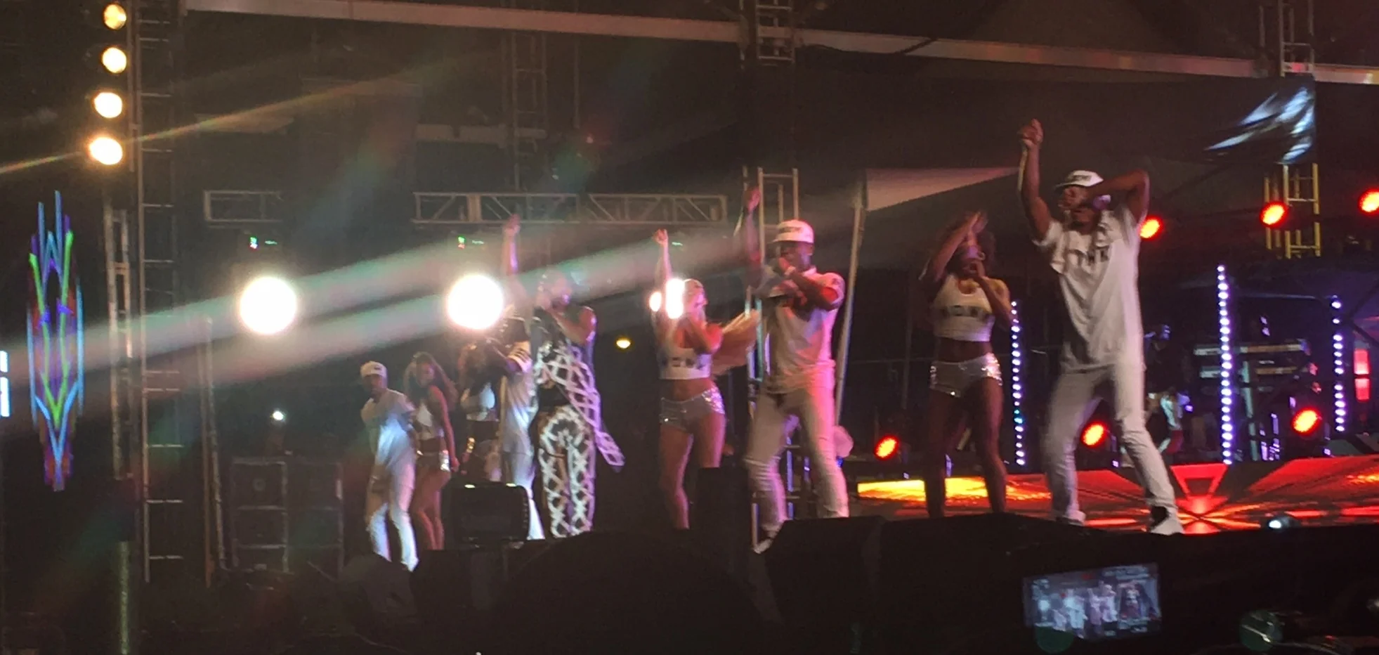 Machel and the HD dancers with
