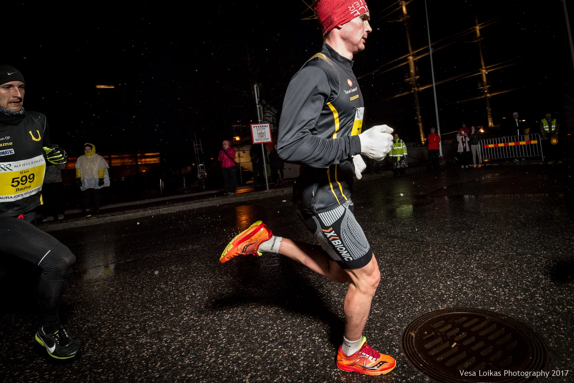002_Aurajoen_Yojuoksu-2017_MIDRACE_photo_VESA_LOIKAS_PHOTOGRAPHY.jpg