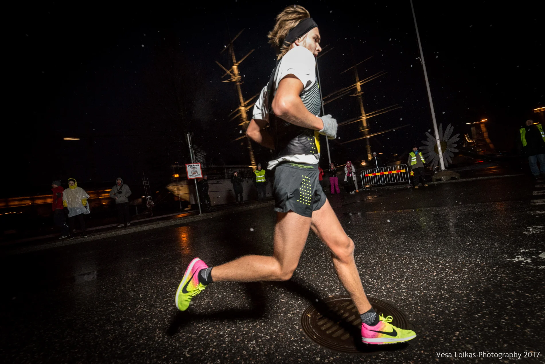 007_Aurajoen_Yojuoksu-2017_MIDRACE_photo_VESA_LOIKAS_PHOTOGRAPHY.jpg