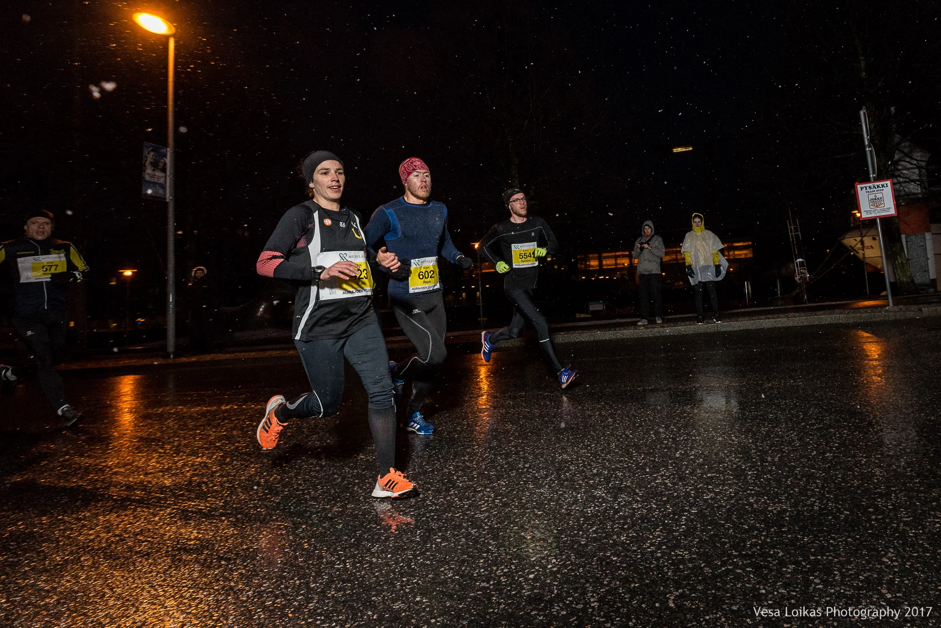 013_Aurajoen_Yojuoksu-2017_MIDRACE_photo_VESA_LOIKAS_PHOTOGRAPHY.jpg