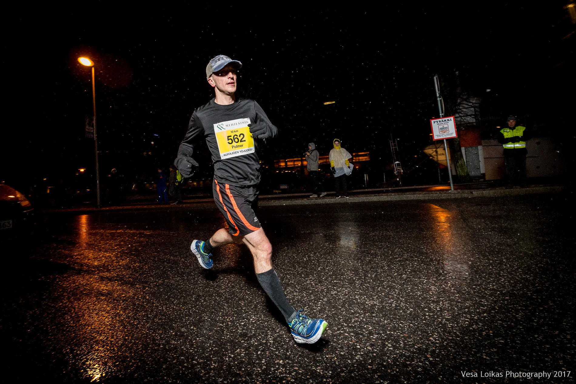 018_Aurajoen_Yojuoksu-2017_MIDRACE_photo_VESA_LOIKAS_PHOTOGRAPHY.jpg