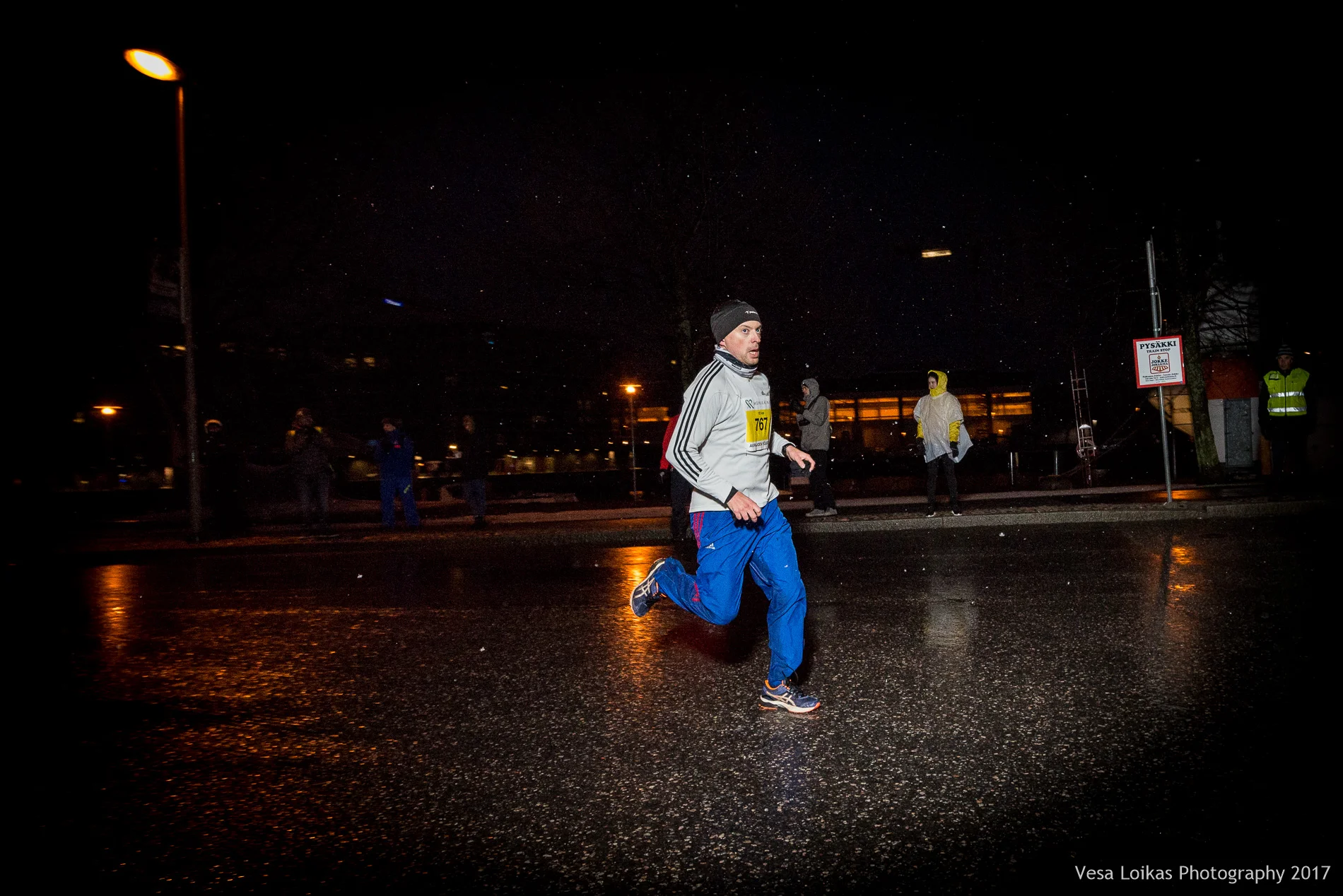 022_Aurajoen_Yojuoksu-2017_MIDRACE_photo_VESA_LOIKAS_PHOTOGRAPHY.jpg