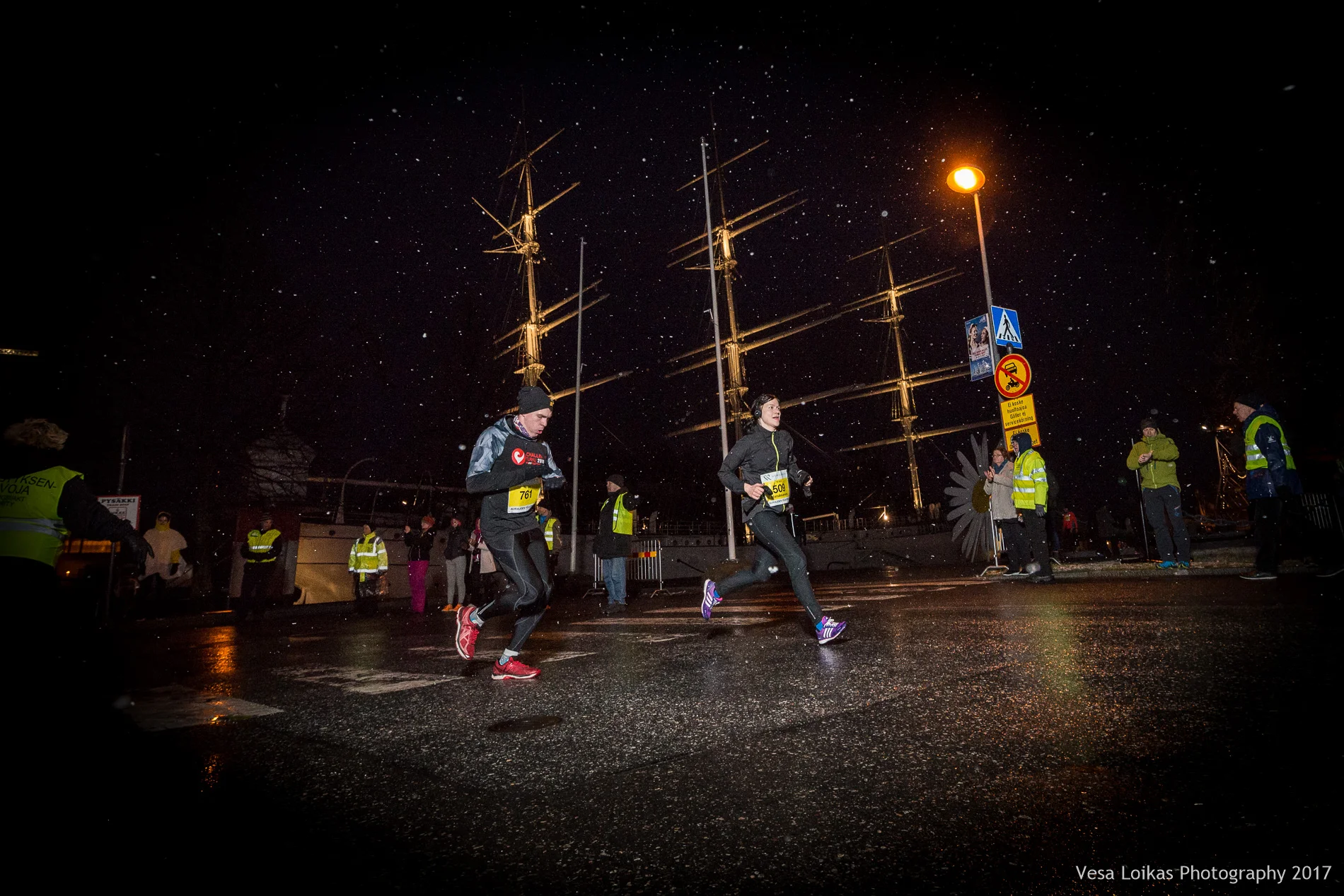 040_Aurajoen_Yojuoksu-2017_MIDRACE_photo_VESA_LOIKAS_PHOTOGRAPHY.jpg