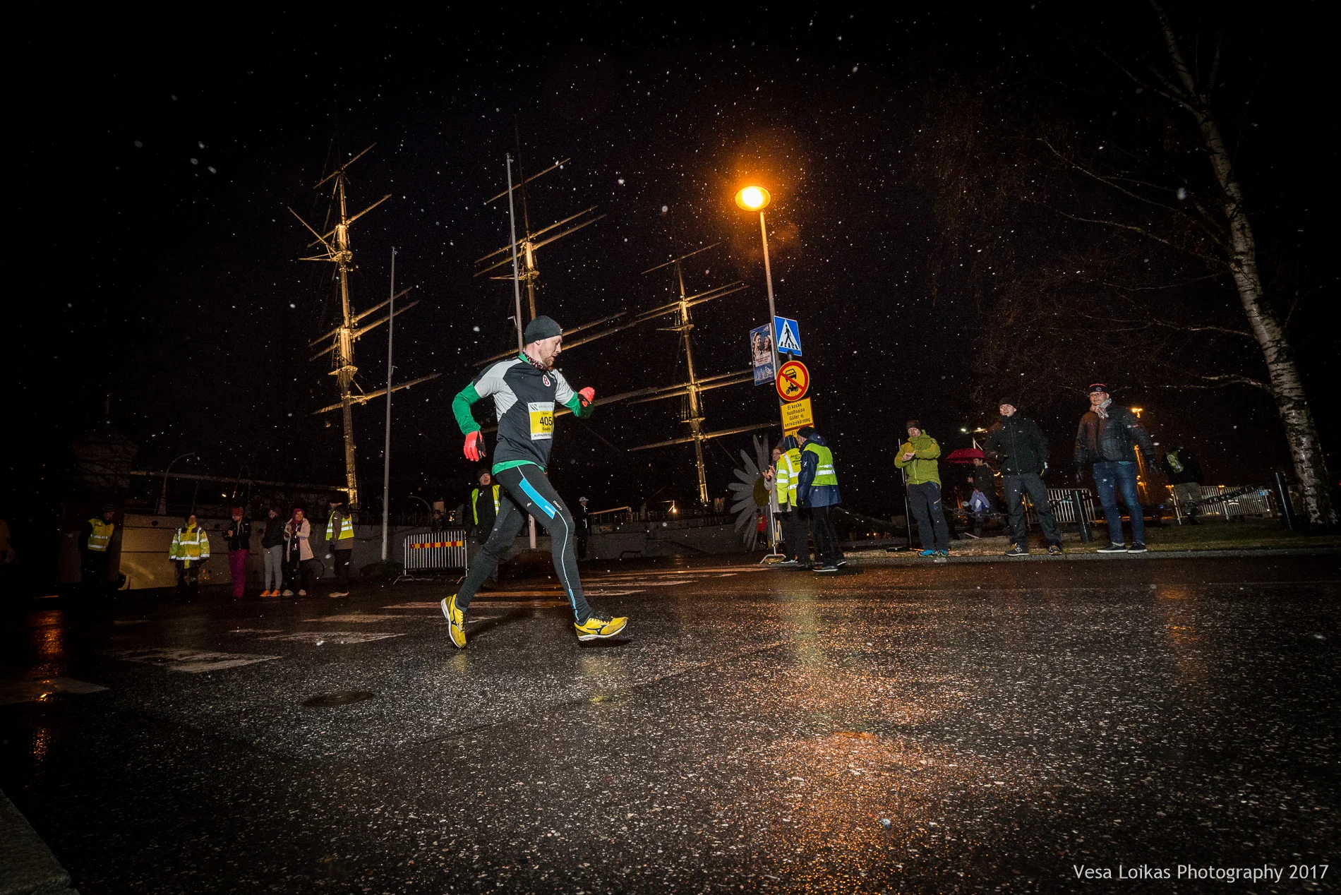 041_Aurajoen_Yojuoksu-2017_MIDRACE_photo_VESA_LOIKAS_PHOTOGRAPHY.jpg