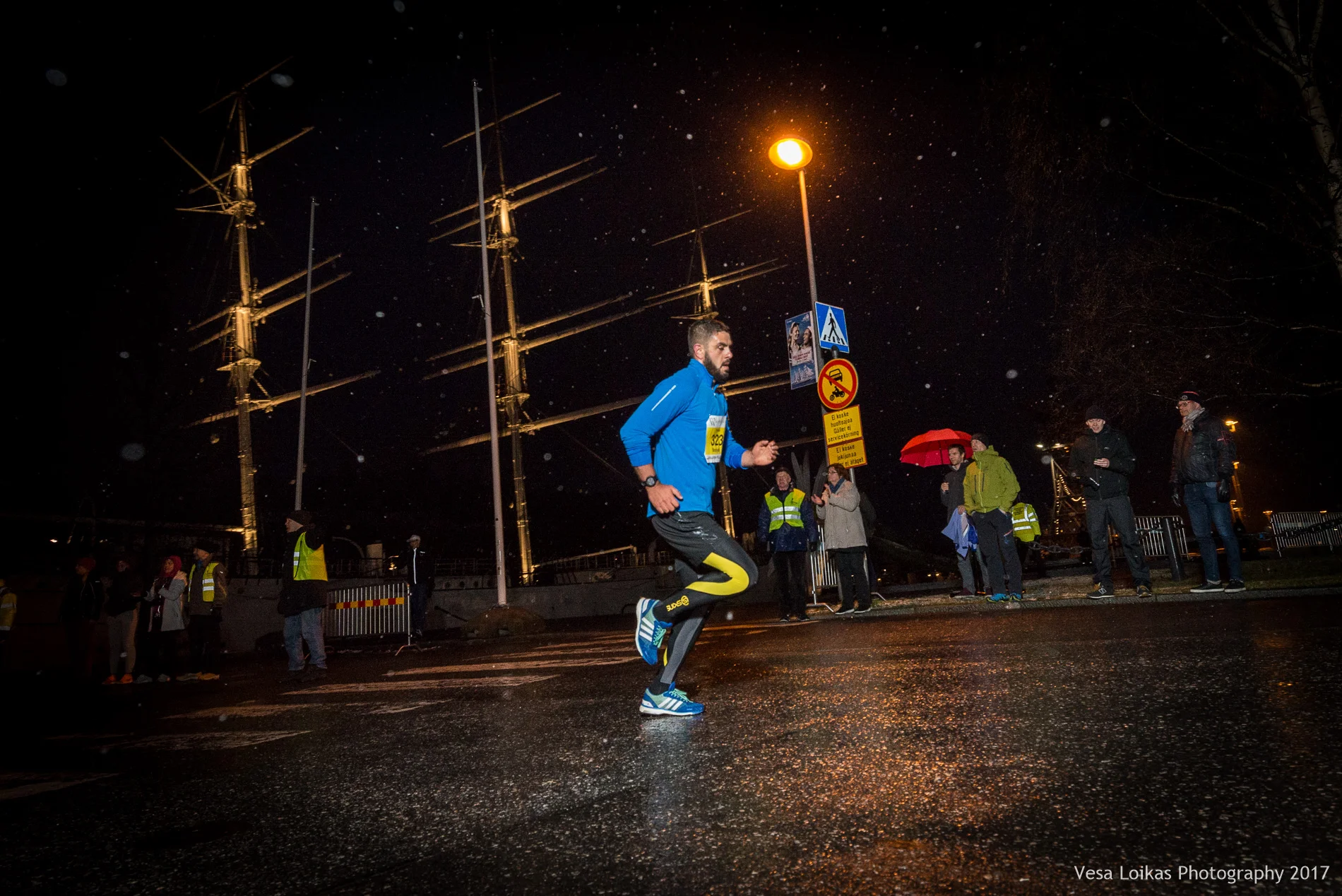 042_Aurajoen_Yojuoksu-2017_MIDRACE_photo_VESA_LOIKAS_PHOTOGRAPHY.jpg