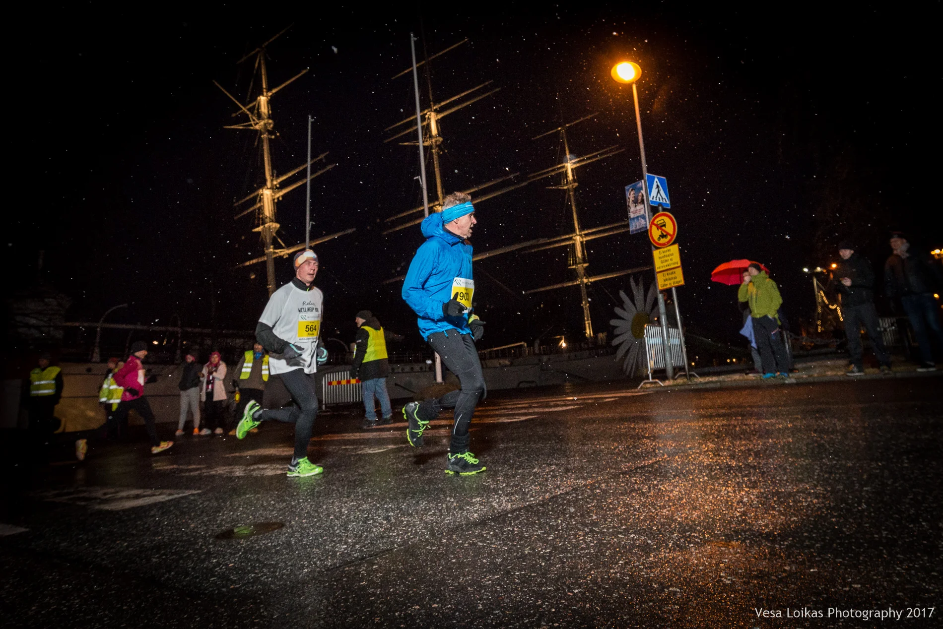 045_Aurajoen_Yojuoksu-2017_MIDRACE_photo_VESA_LOIKAS_PHOTOGRAPHY.jpg
