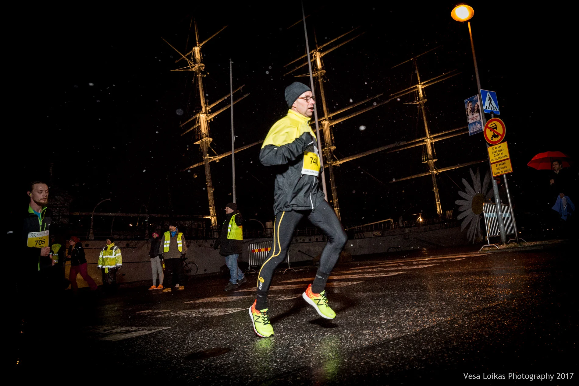 048_Aurajoen_Yojuoksu-2017_MIDRACE_photo_VESA_LOIKAS_PHOTOGRAPHY.jpg