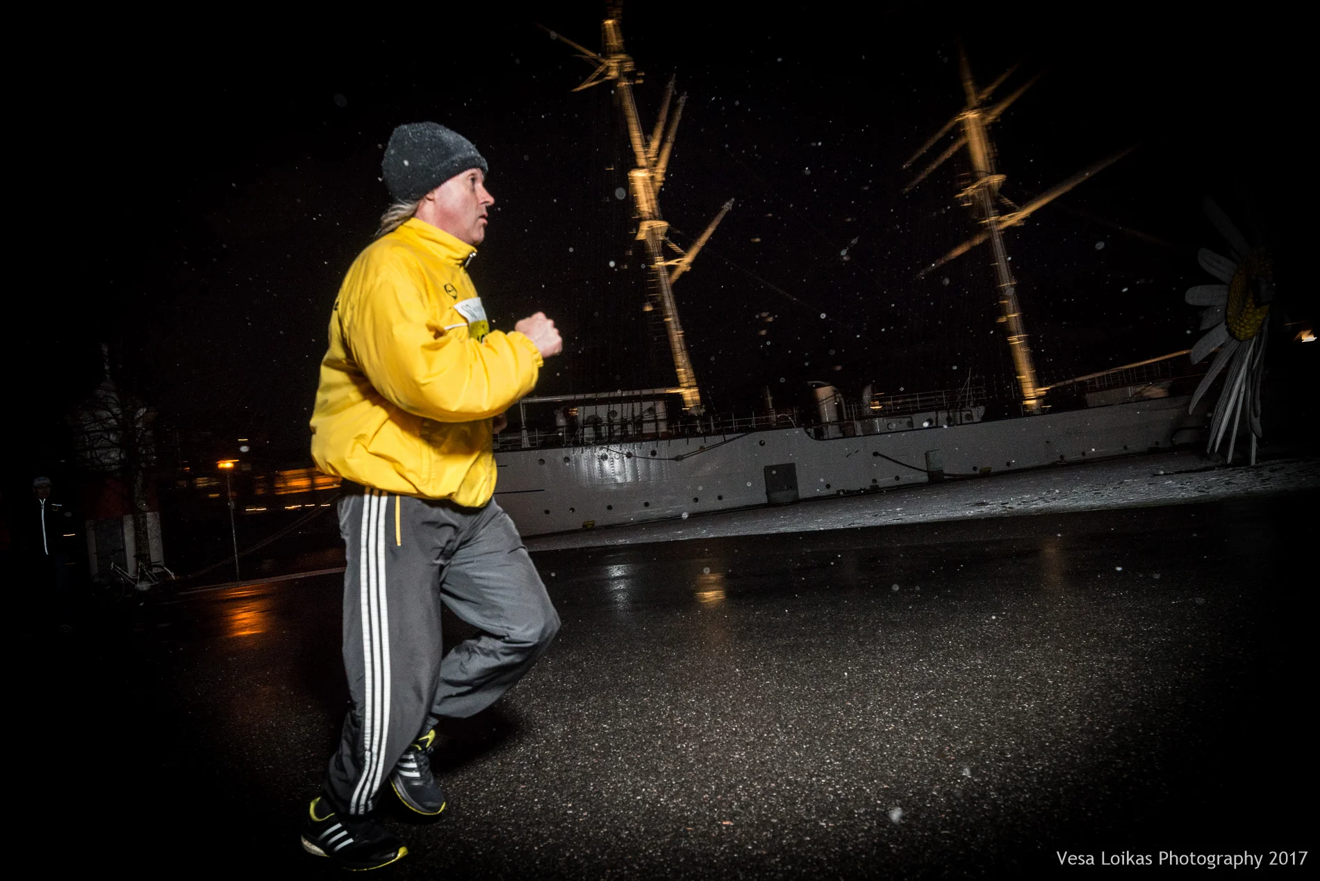 052_Aurajoen_Yojuoksu-2017_MIDRACE_photo_VESA_LOIKAS_PHOTOGRAPHY.jpg