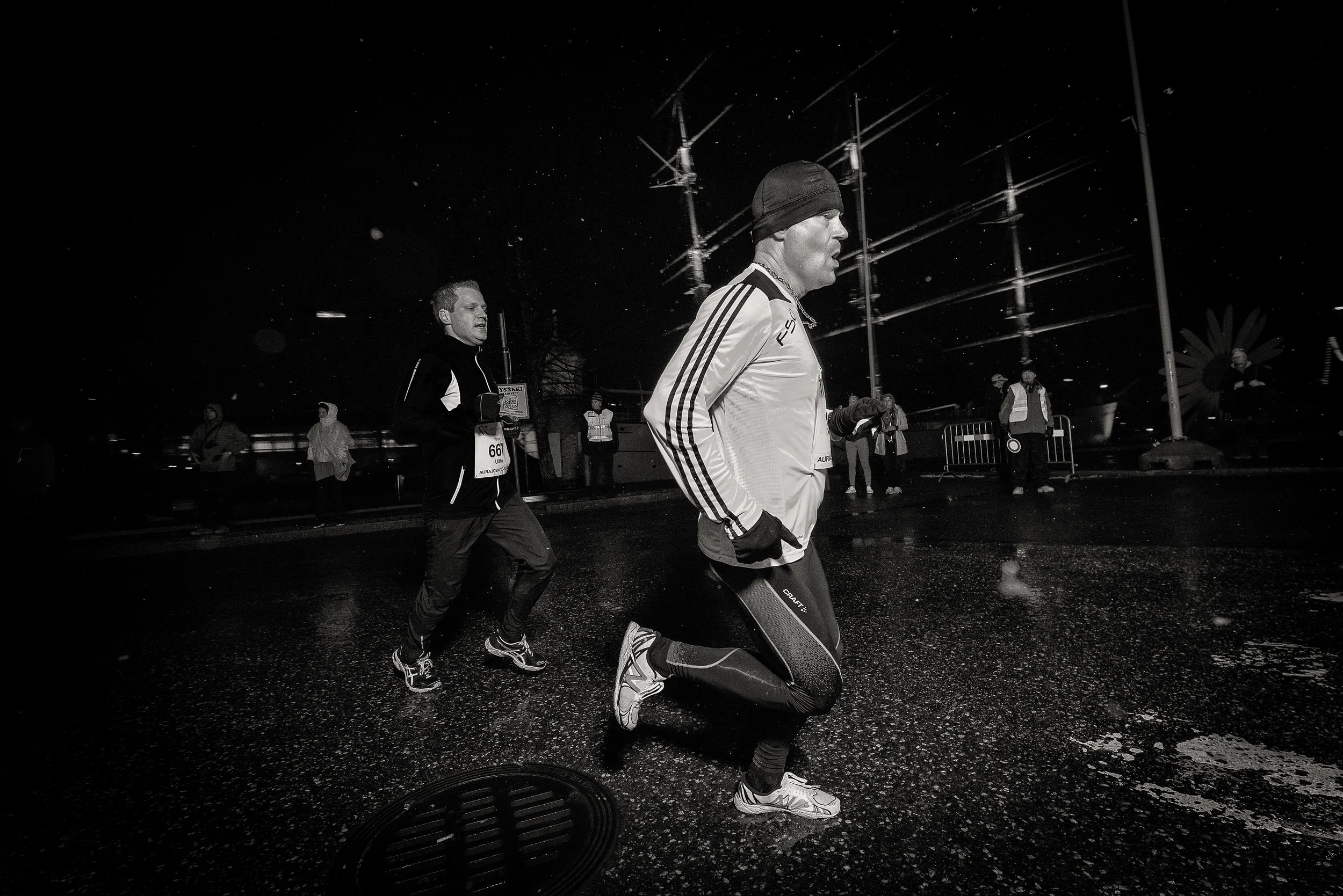 009_Aurajoen_Yojuoksu-2017_BW_photo_VESA_LOIKAS_PHOTOGRAPHY.jpg