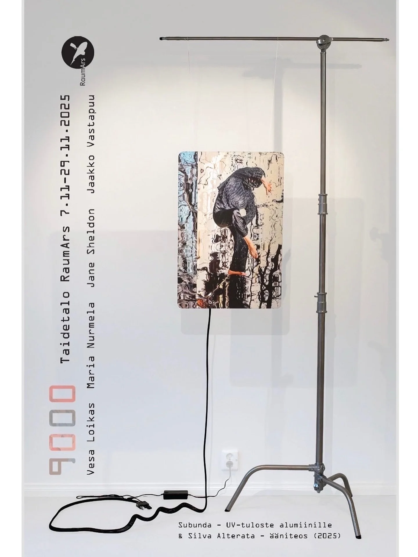 9000
Vesa Loikas @vloikas , Maria Nurmela @mariaelenanur , Jane Sheldon @j.shhhh , Jaakko Vastapuu @vastapuu 
7.11.&ndash;29.11.2025 


Taidetalo RaumArs @raumars 
&rdquo;9000&rdquo; tutkii posthumanismin kehittyvi&auml; merkityksi&auml;. Teos k&