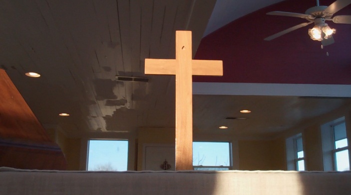 Cross_on_the_Altar_04.jpg