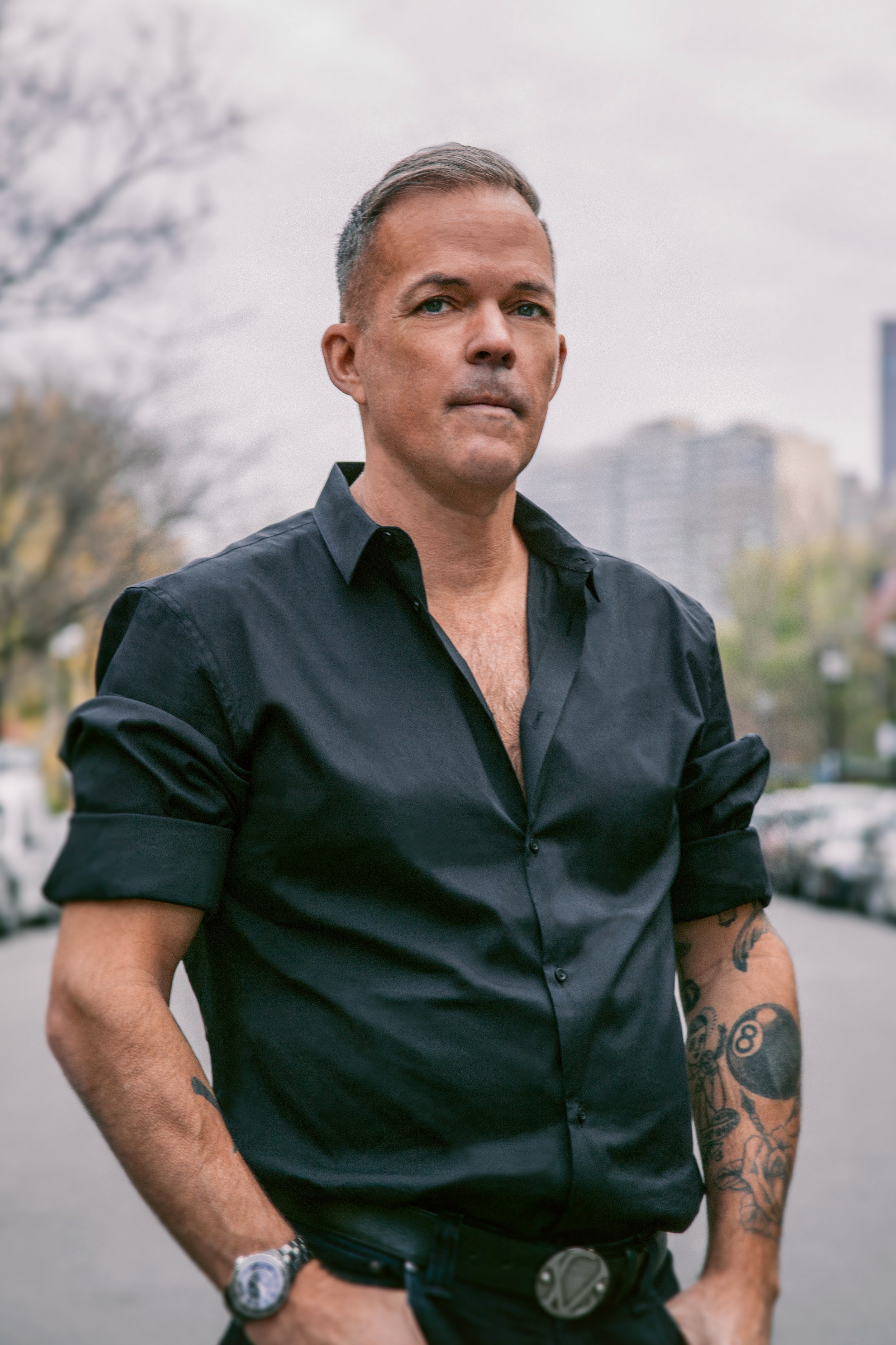 JEFFREY LYLE Jeffrey knew from an early age it was all about hair. Born and raised in Massachusetts, he grew up going to the salon with his mother. His calling took him to Miami and New York, where he studied with Vidal Sassoon and Beth Minardi. In 1997 Lyle moved to Boston, where he has been a sought after-after colorist for more than 15 years. Known for his meticulous attention to detail and affable chair-side manner. Lyle has been named the city's Best Colorist for four years by Boston Magazine and Twice by the Improper Bostonian. He also garnered favorable reviews from InStyle, Lucky, and the New York Times. Most recently, he was featured in Allure and Elle, as Best Colorist and Top Salon in the country.