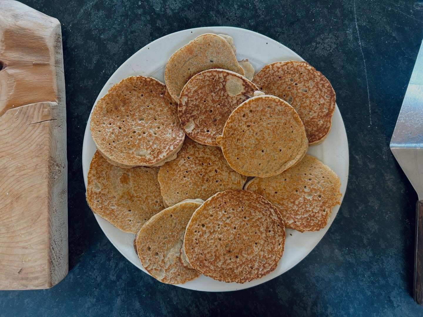 Sprouted quinoa banana cardamom cakes 😍. Spring recipe testing - not making any changes to these!! :) #glutenfree #dairyfree #eggfree