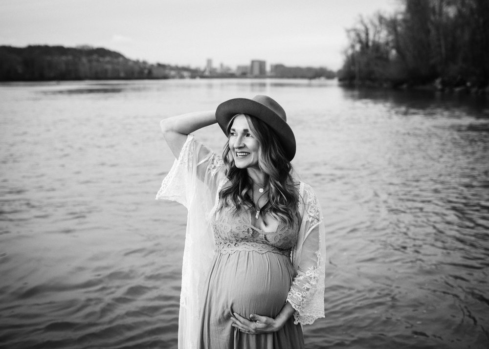 09_mehr-maternity-32-bw.jpg