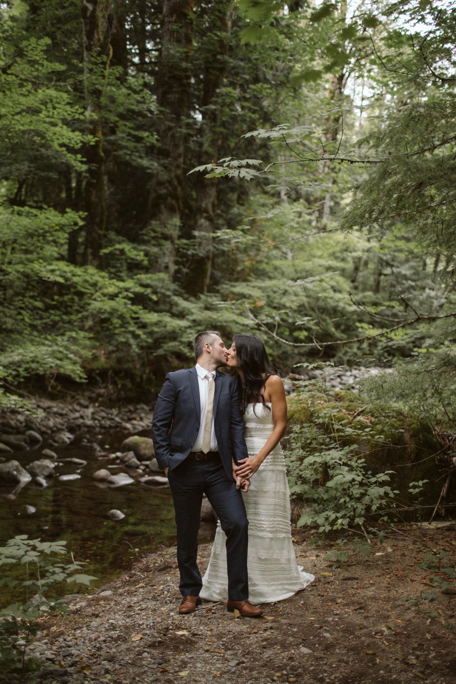 intimate-forest-wedding-oregon-24.jpg