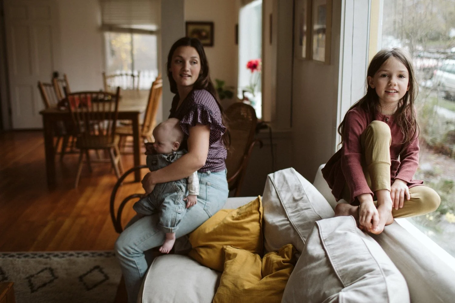 18_family photography at home in Portland Oregon.jpg