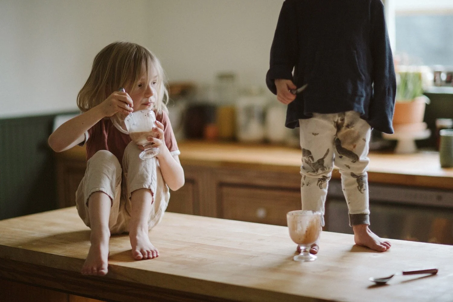 23_family photography at home in Portland Oregon.jpg