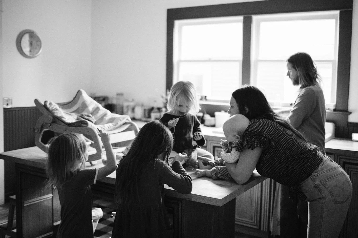 25_family photography at home in Portland Oregon.jpg