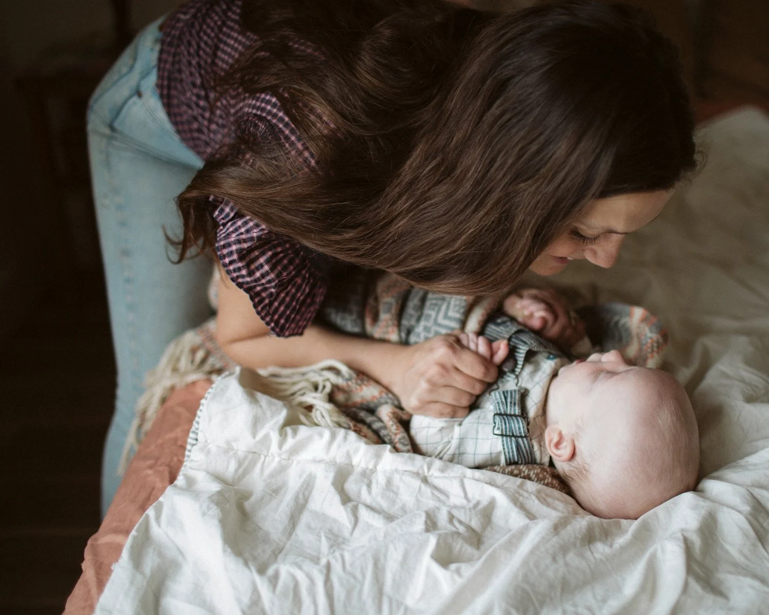 38_family photography at home in Portland Oregon.jpg