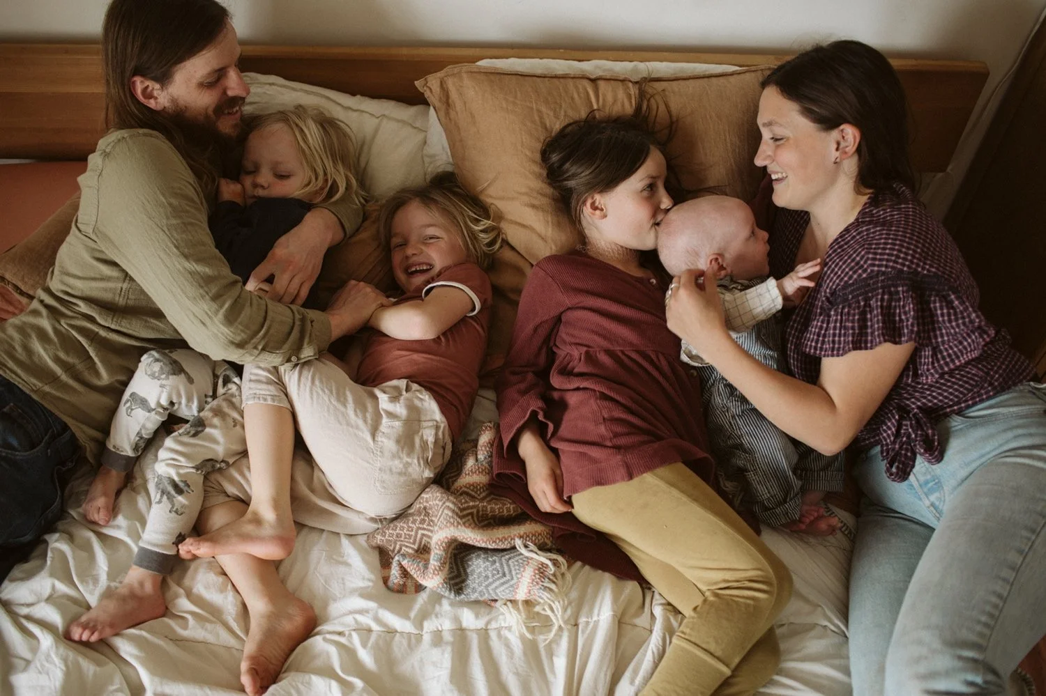 61_family photography at home in Portland Oregon.jpg