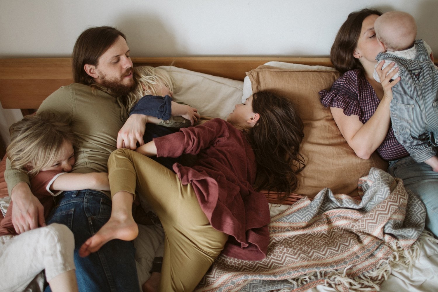 63_family photography at home in Portland Oregon.jpg