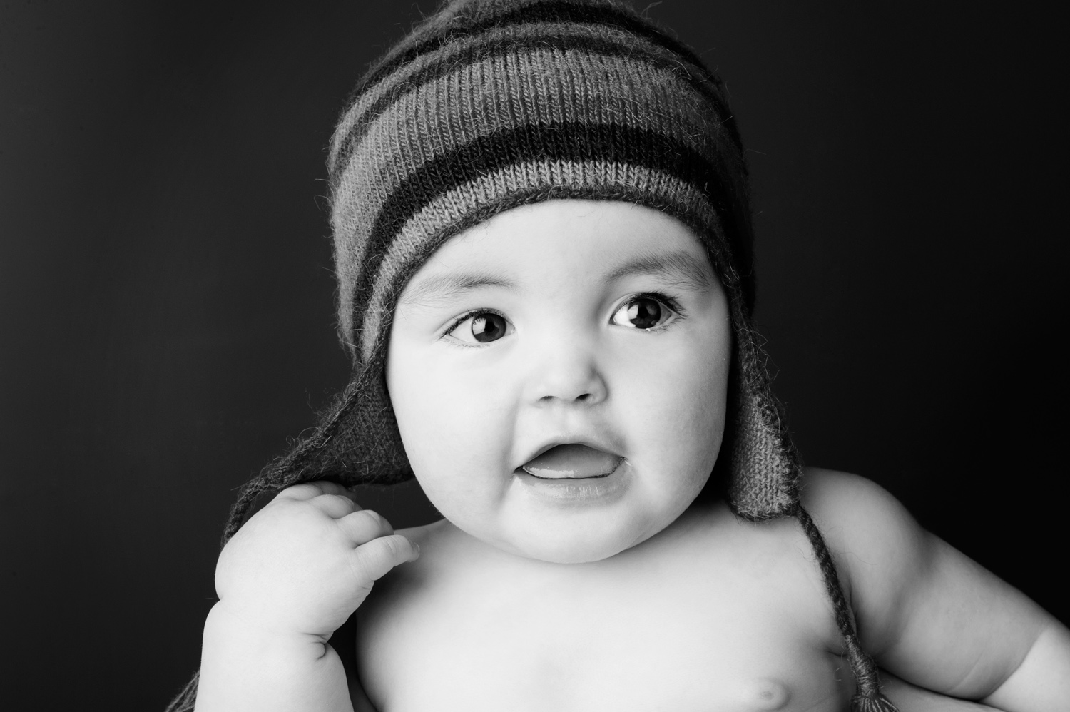 Nicole is a Chicago-based child photographer, family, baby photographer, commercial photographer, specializing in children's photography in Chicago, the Chicago North Shore suburban area and San Diego.